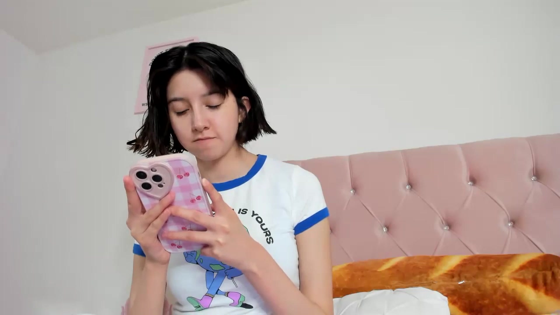 Gallery image thumbnail from Cherrycute666's myfreecams stream on, 07/17/2023, 09:59 image 17 of 20