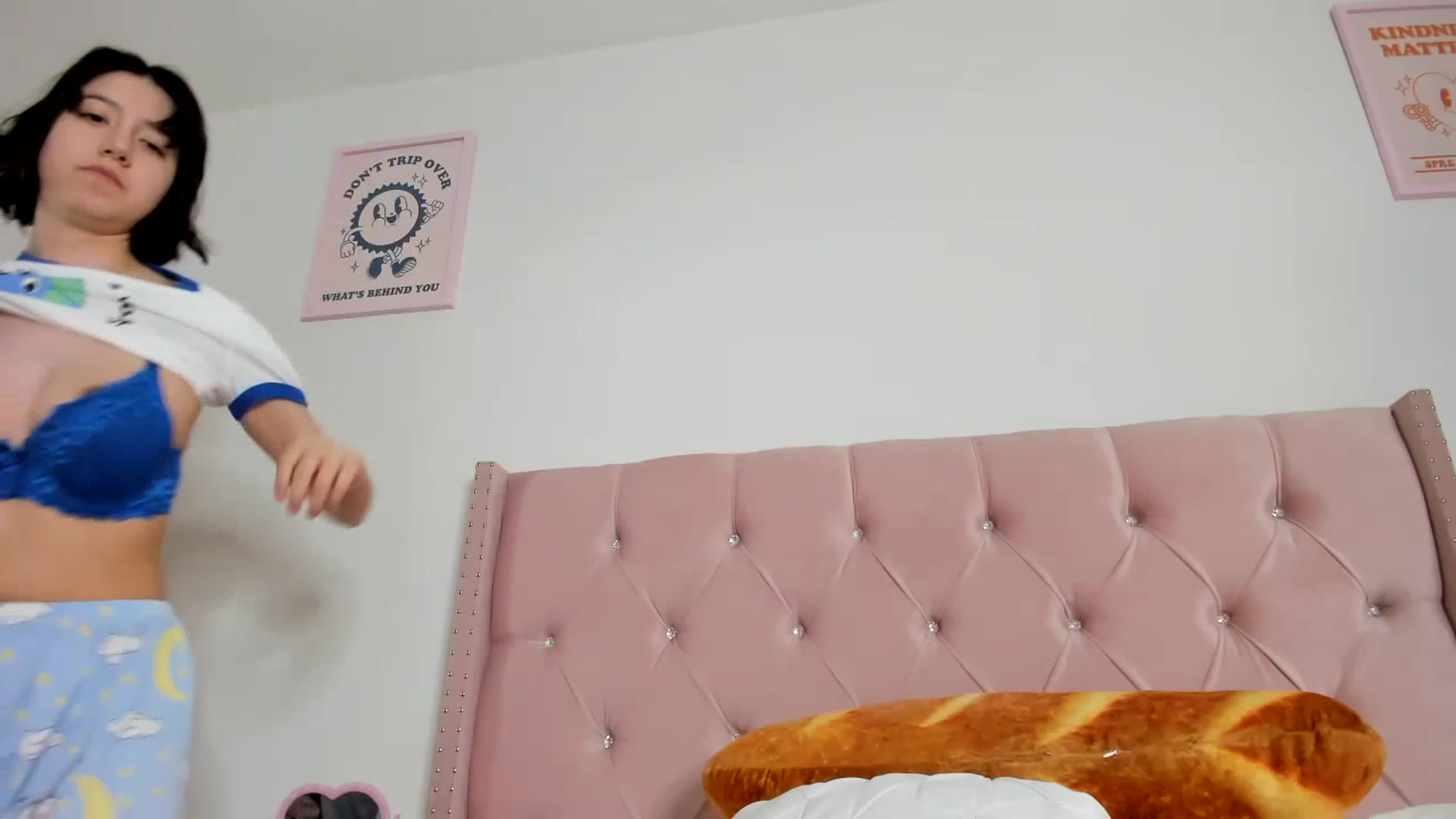Gallery image thumbnail from Cherrycute666's myfreecams stream on, 07/17/2023, 09:59 image 16 of 20