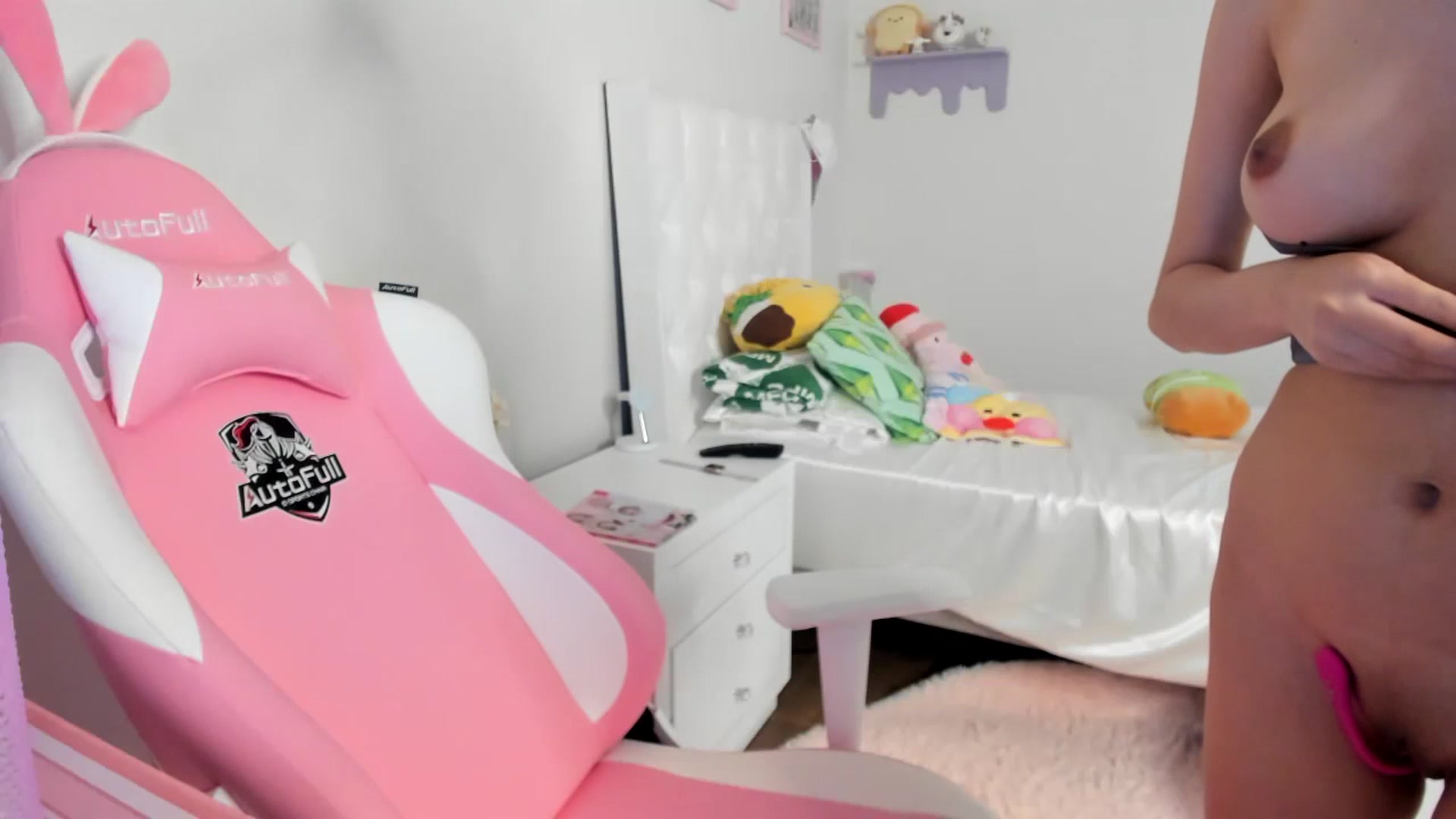Gallery image thumbnail from Cherrycute666's myfreecams stream on, 07/18/2023, 05:09 image 15 of 20