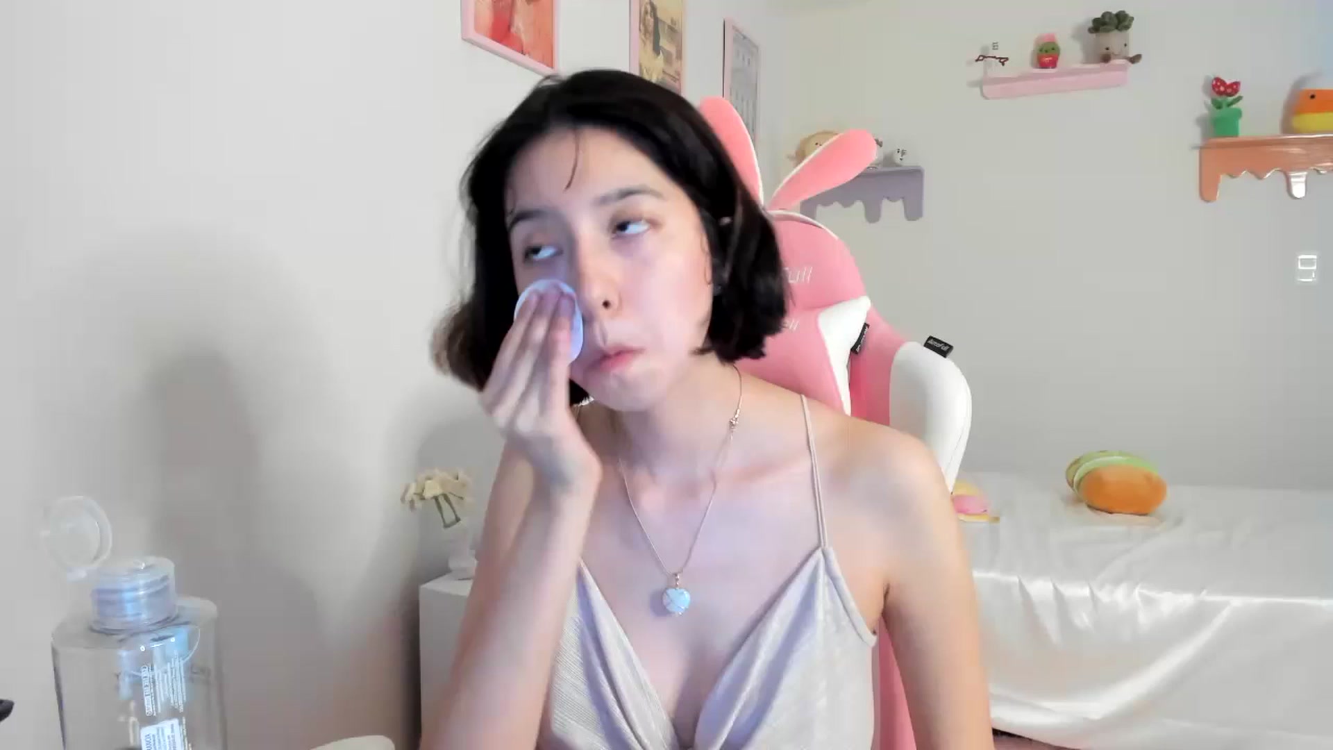 Gallery image thumbnail from Cherrycute666's myfreecams stream on, 07/18/2023, 09:04 image 1 of 20