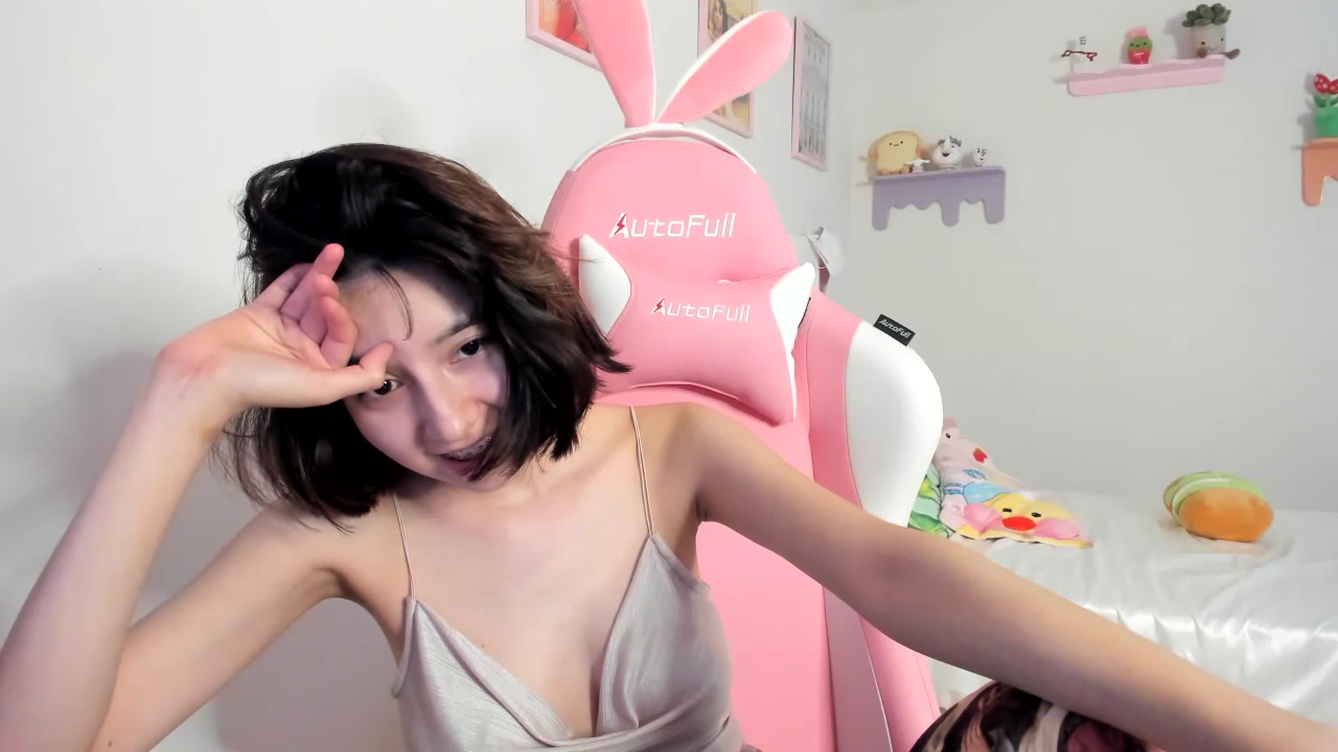 Gallery image thumbnail from Cherrycute666's myfreecams stream on, 07/18/2023, 09:04 image 14 of 20