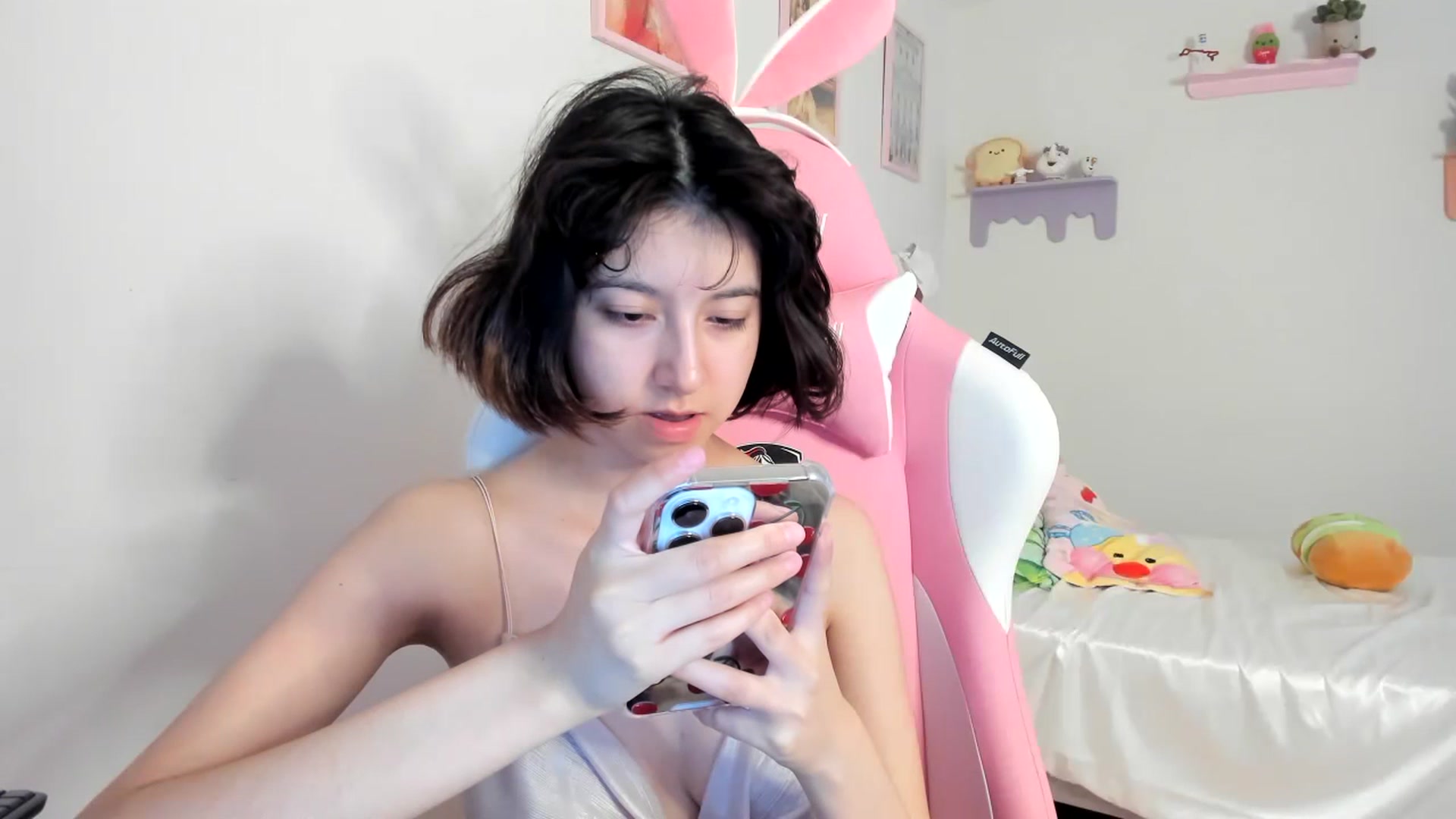 Gallery image thumbnail from Cherrycute666's myfreecams stream on, 07/18/2023, 09:04 image 10 of 20