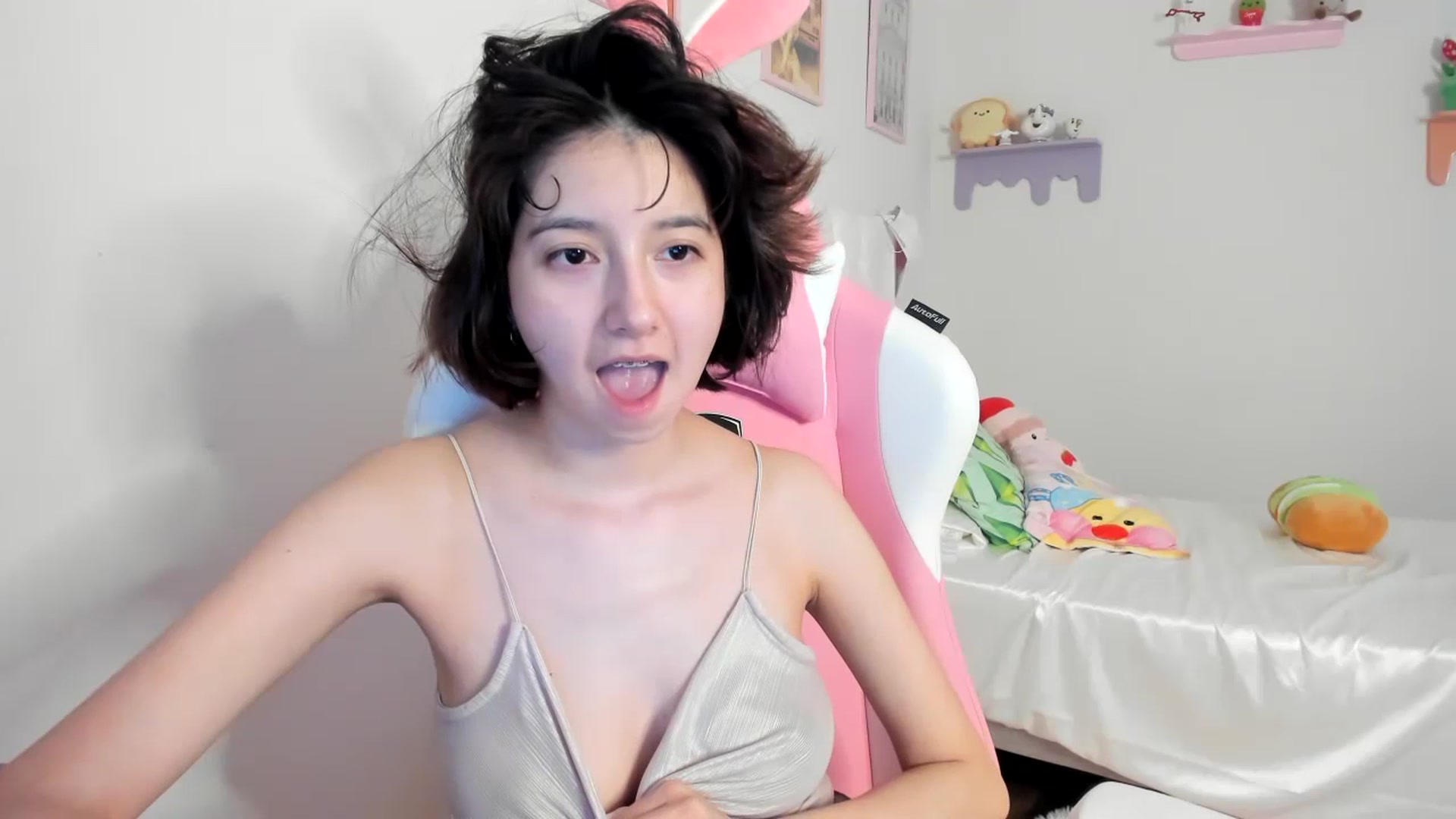 Gallery image thumbnail from Cherrycute666's myfreecams stream on, 07/18/2023, 09:04 image 15 of 20