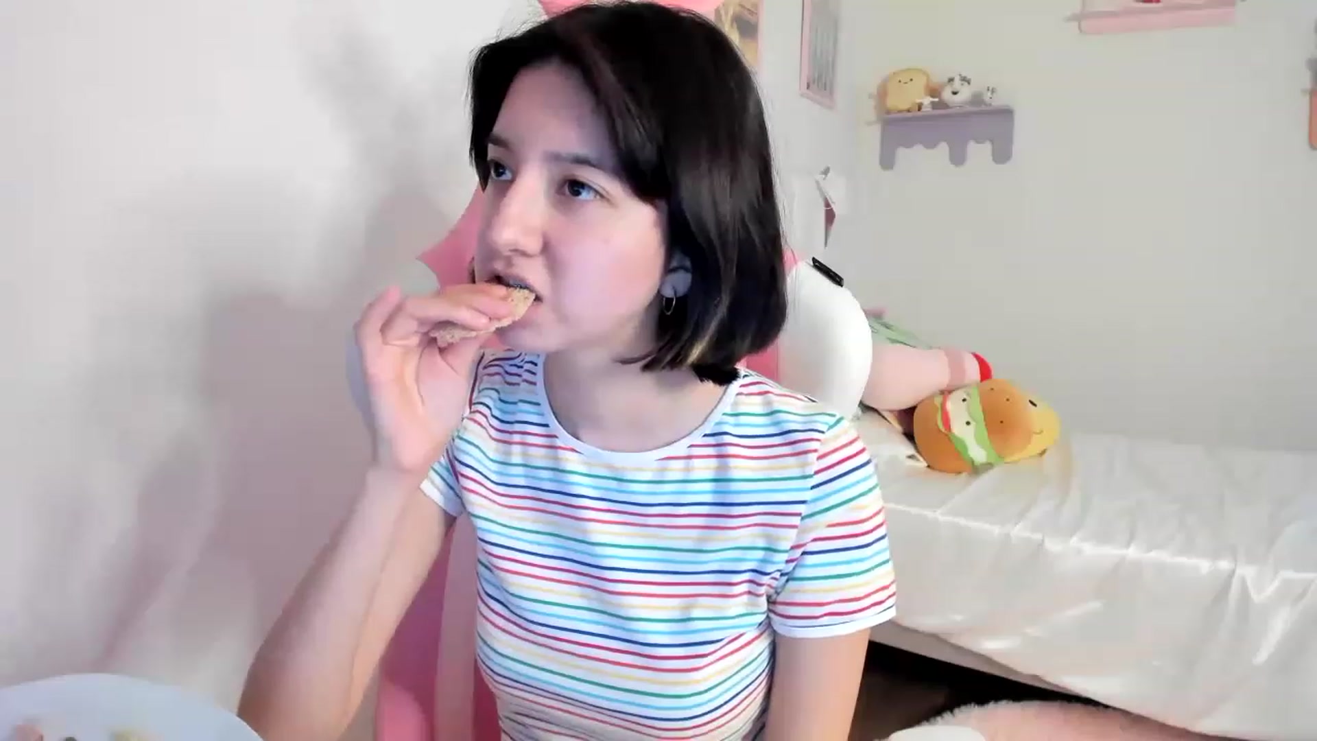 Gallery image thumbnail from Cherrycute666's myfreecams stream on, 07/19/2023, 05:27 image 15 of 20