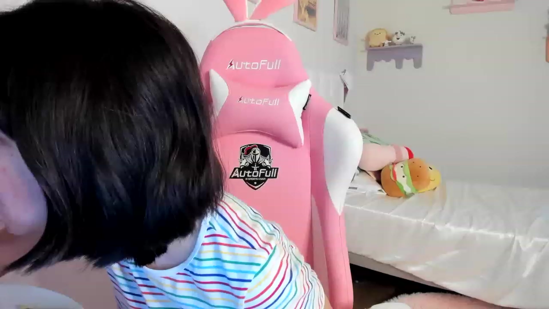 Gallery image thumbnail from Cherrycute666's myfreecams stream on, 07/19/2023, 05:27 image 16 of 20