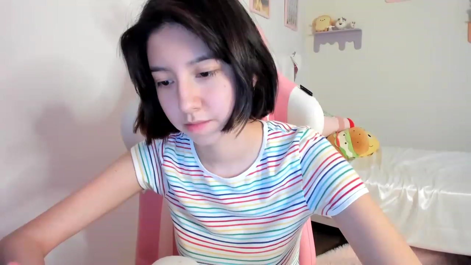 Gallery image thumbnail from Cherrycute666's myfreecams stream on, 07/19/2023, 05:27 image 12 of 20