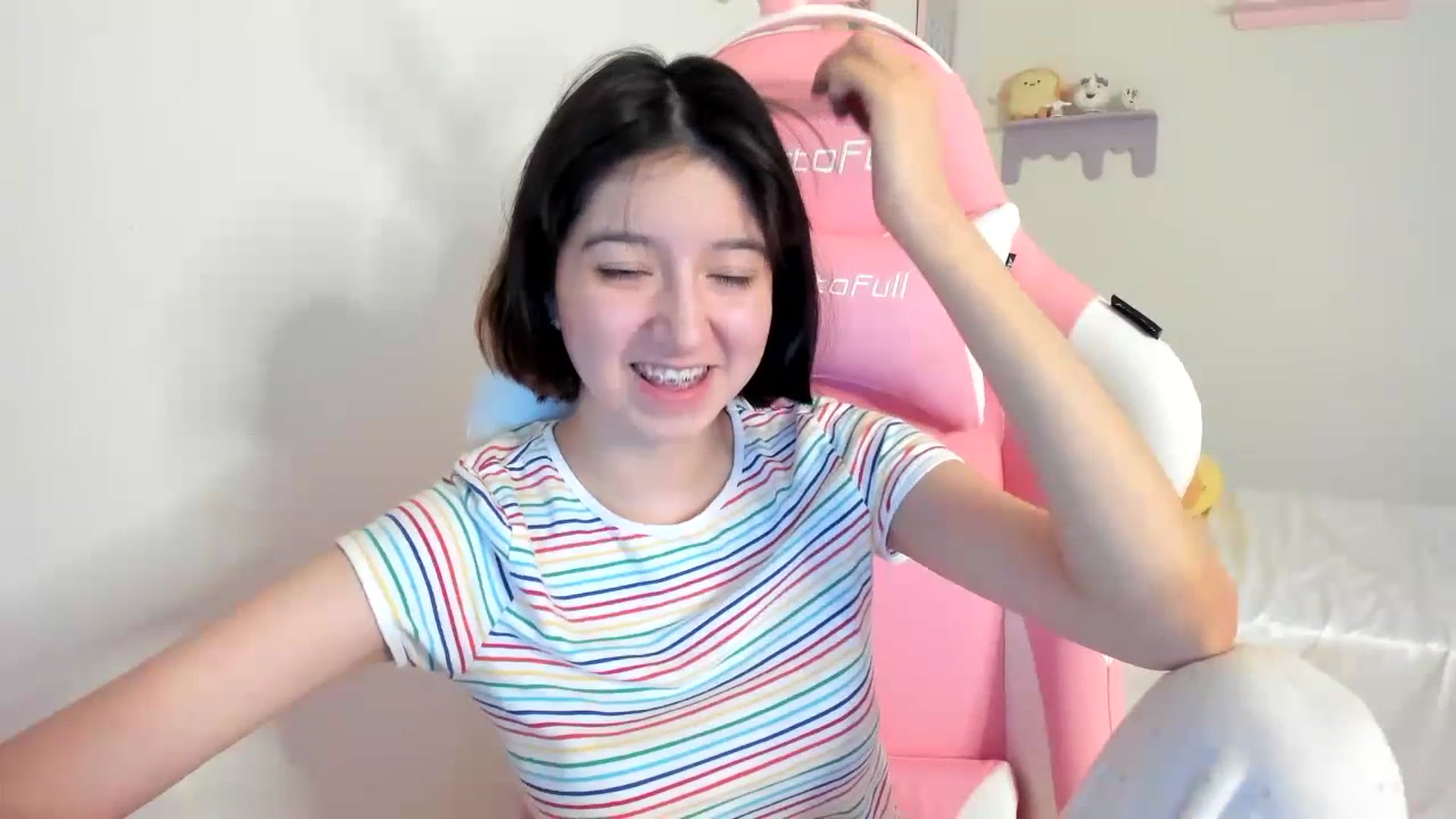 Gallery image thumbnail from Cherrycute666's myfreecams stream on, 07/19/2023, 05:49 image 17 of 20