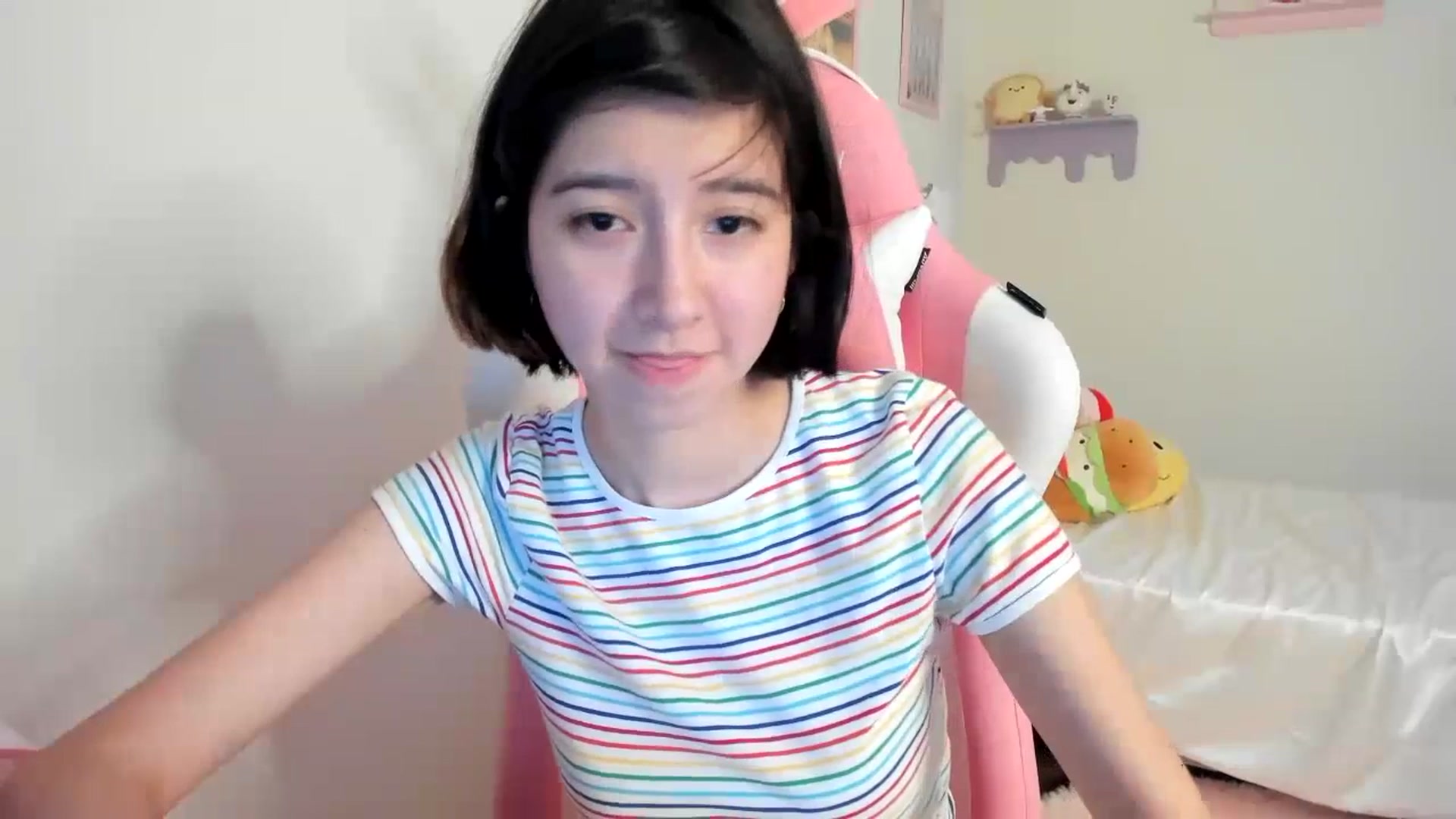 Gallery image thumbnail from Cherrycute666's myfreecams stream on, 07/19/2023, 05:49 image 11 of 20