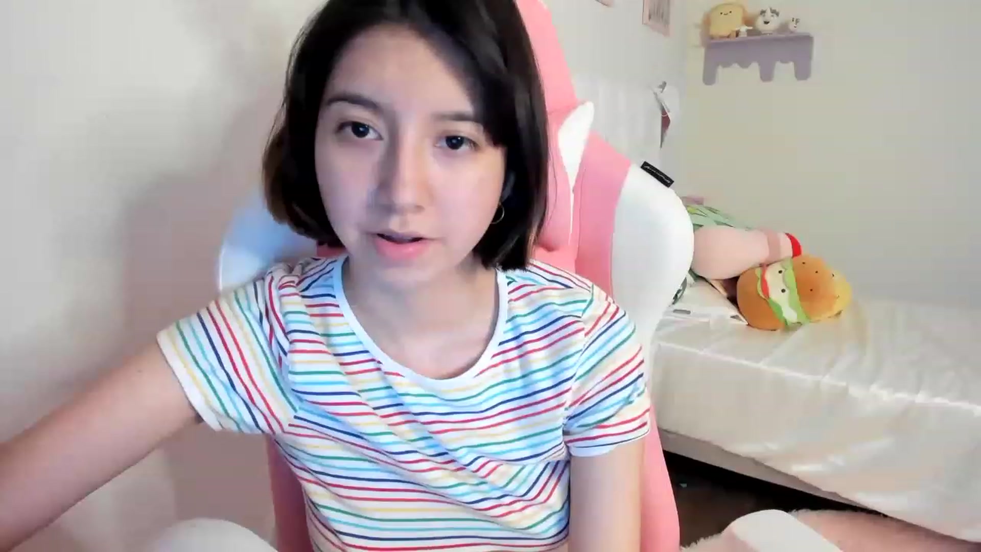 Gallery image thumbnail from Cherrycute666's myfreecams stream on, 07/19/2023, 06:30 image 18 of 20