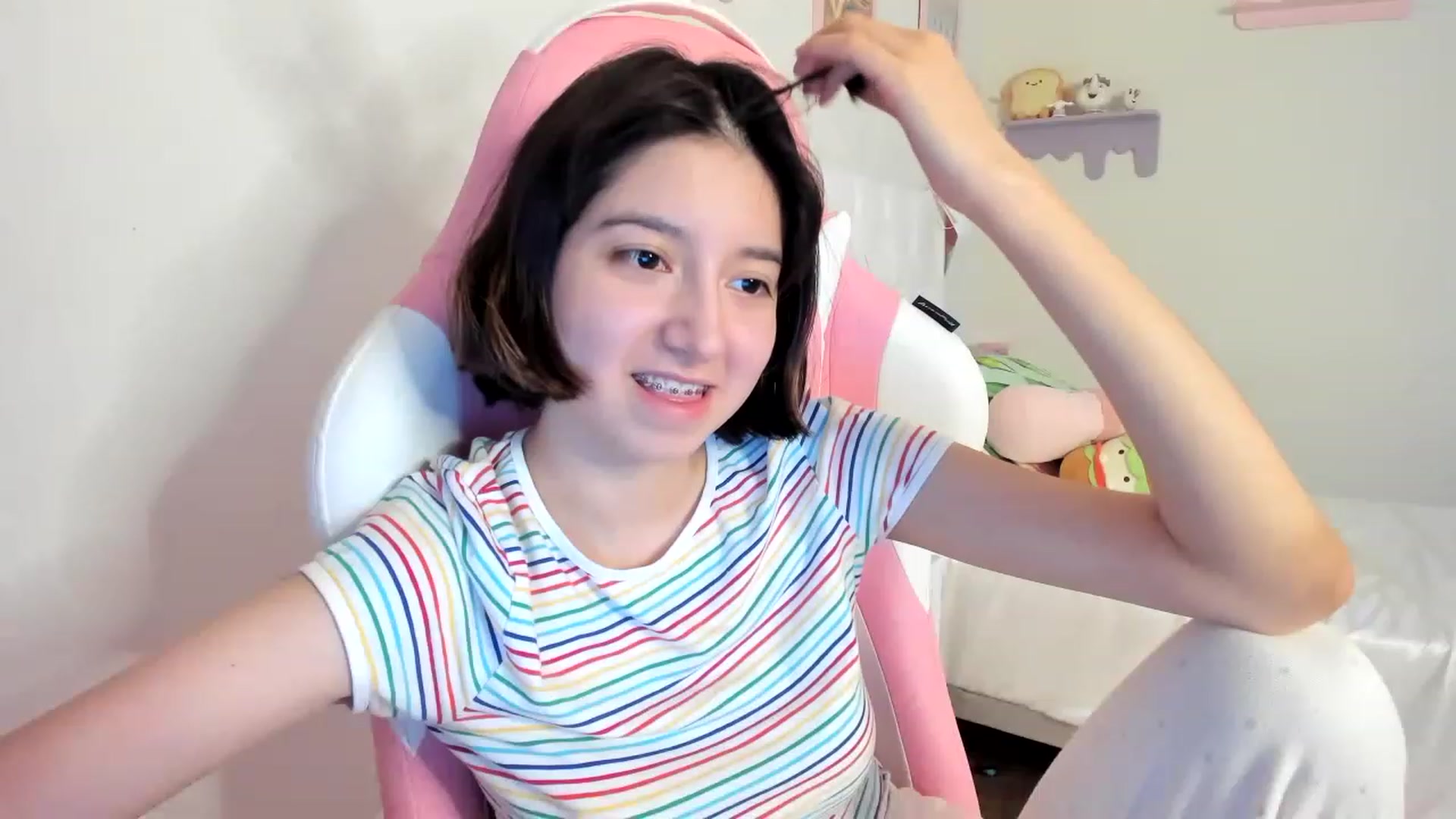 Gallery image thumbnail from Cherrycute666's myfreecams stream on, 07/19/2023, 06:30 image 5 of 20