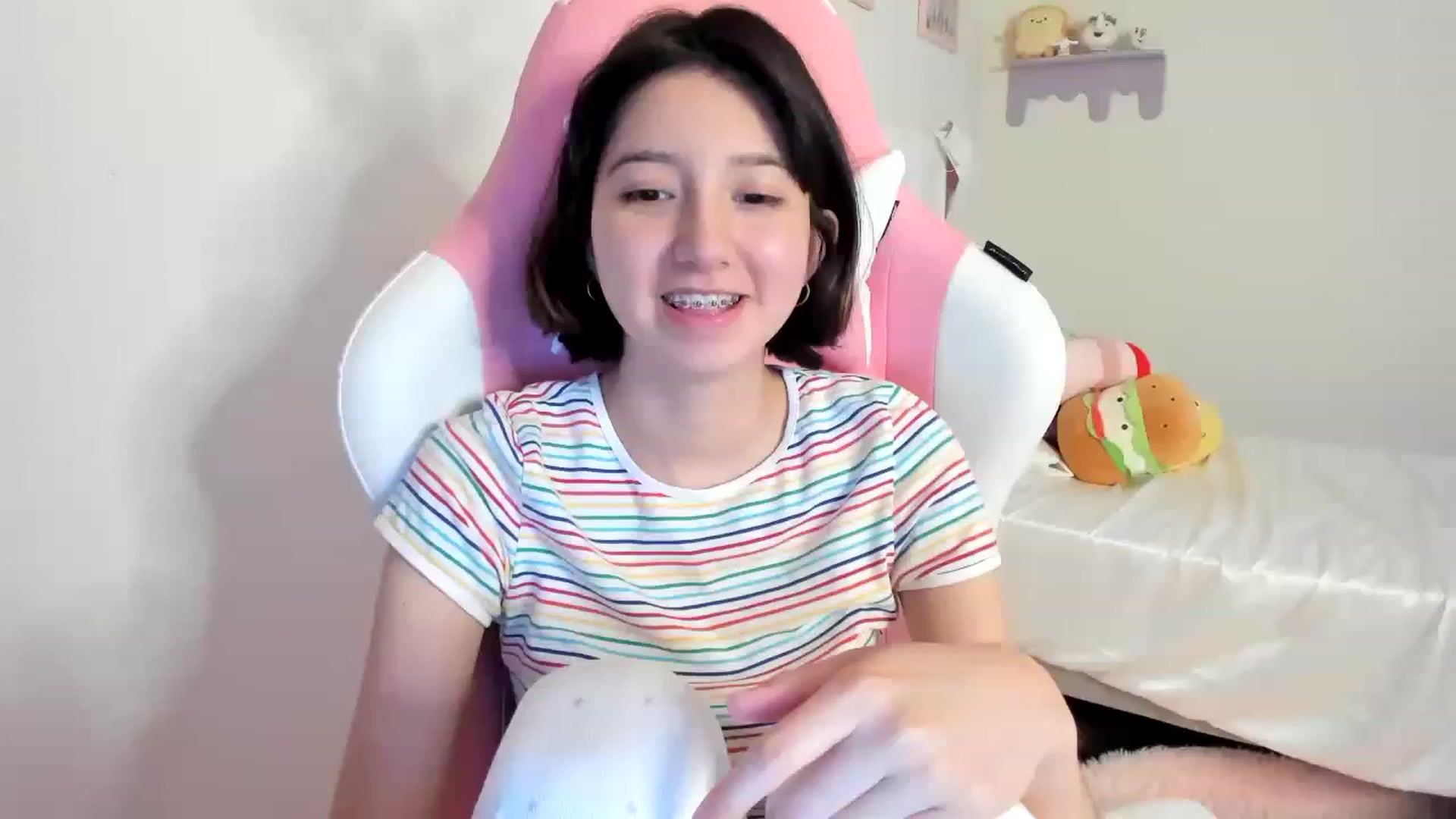 Gallery image thumbnail from Cherrycute666's myfreecams stream on, 07/19/2023, 06:30 image 11 of 20