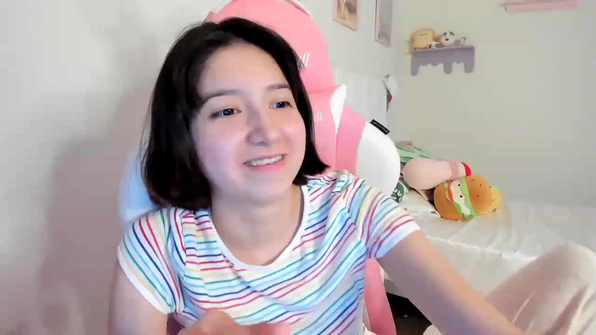 Gallery image thumbnail from Cherrycute666's myfreecams stream on, 07/19/2023, 06:30 image 9 of 20