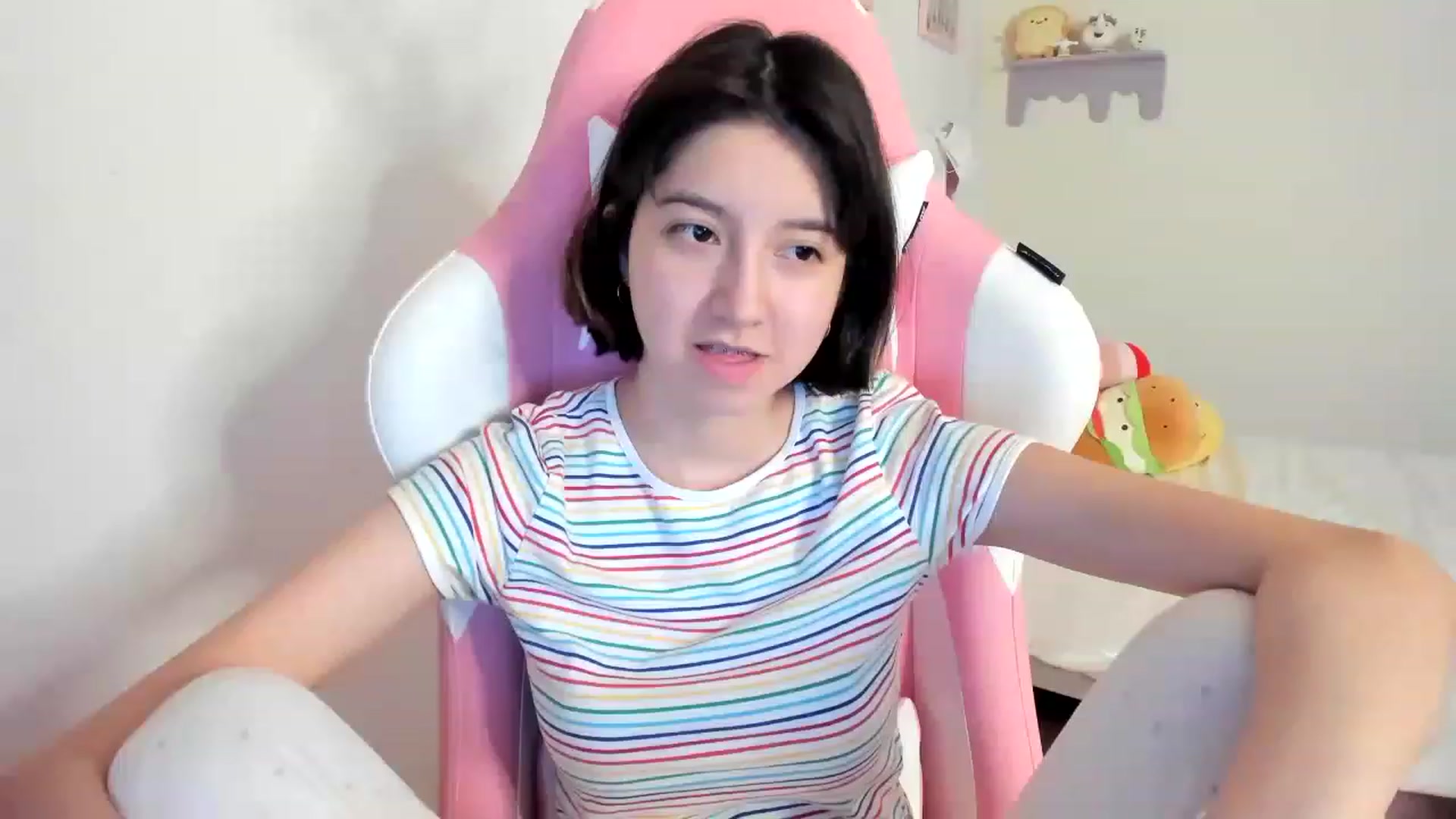 Gallery image thumbnail from Cherrycute666's myfreecams stream on, 07/19/2023, 06:30 image 14 of 20