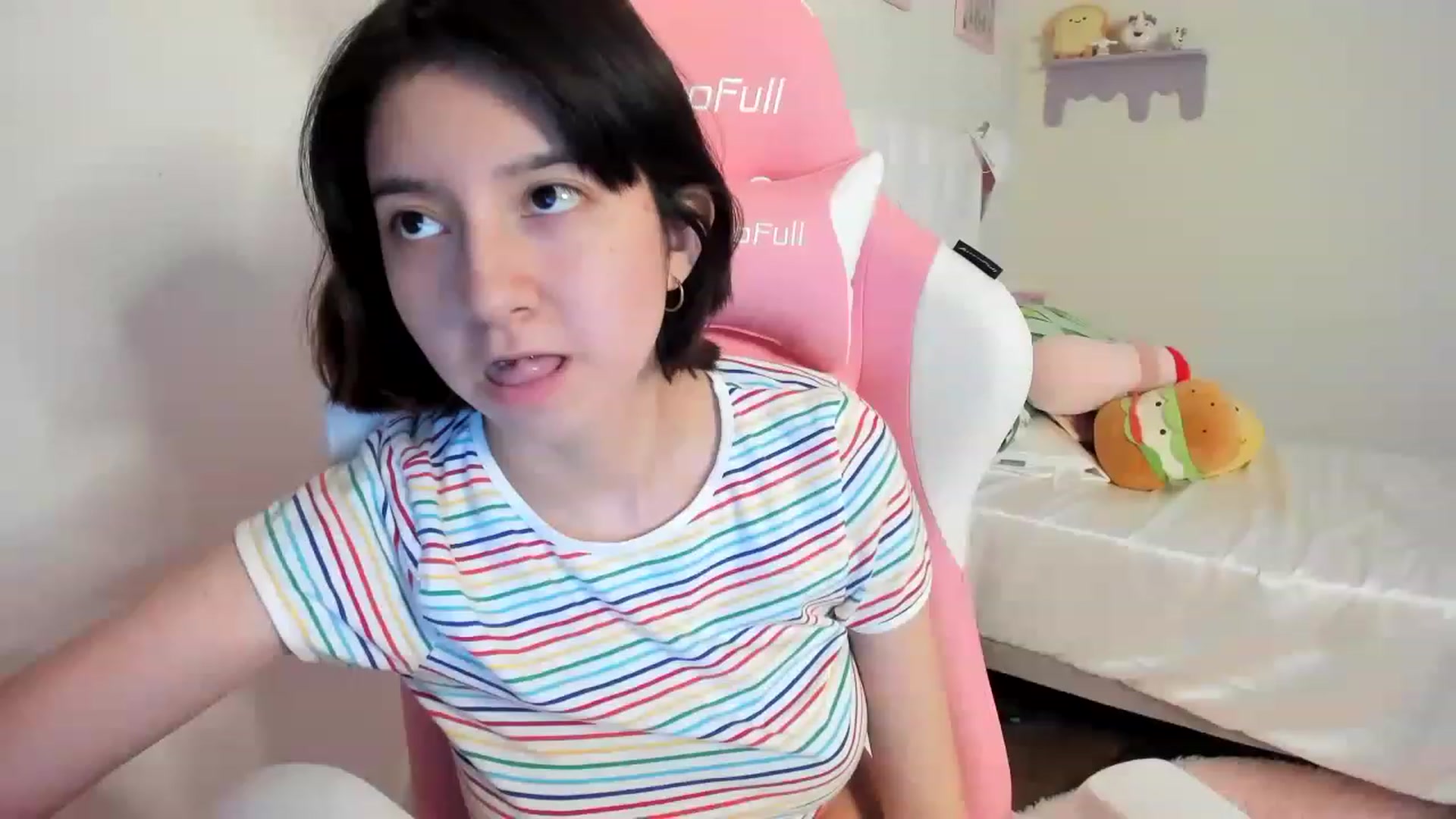 Gallery image thumbnail from Cherrycute666's myfreecams stream on, 07/19/2023, 06:30 image 19 of 20