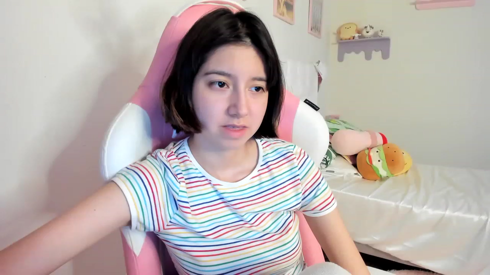 Gallery image thumbnail from Cherrycute666's myfreecams stream on, 07/19/2023, 06:30 image 3 of 20