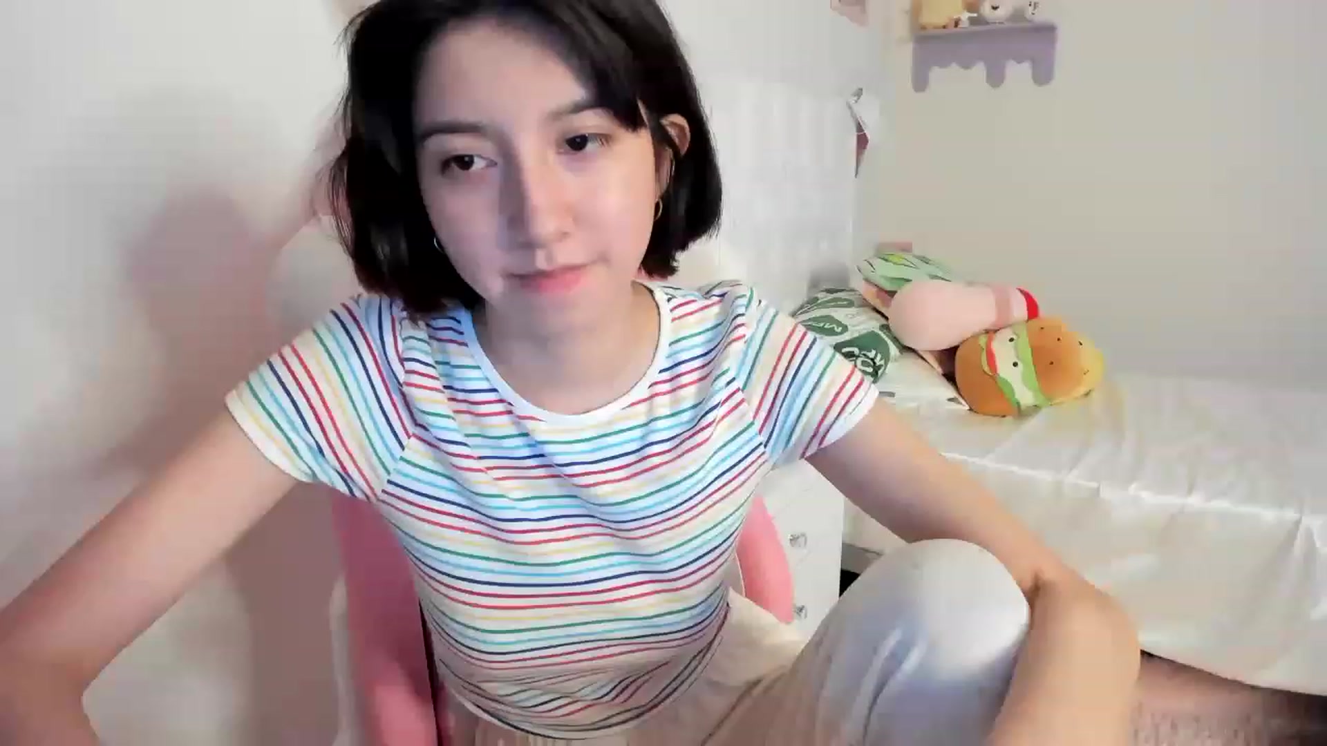 Gallery image thumbnail from Cherrycute666's myfreecams stream on, 07/19/2023, 07:37 image 16 of 20