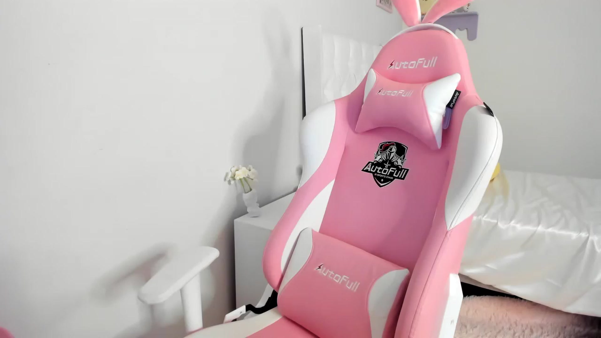 Gallery image thumbnail from Cherrycute666's myfreecams stream on, 07/19/2023, 07:37 image 19 of 20
