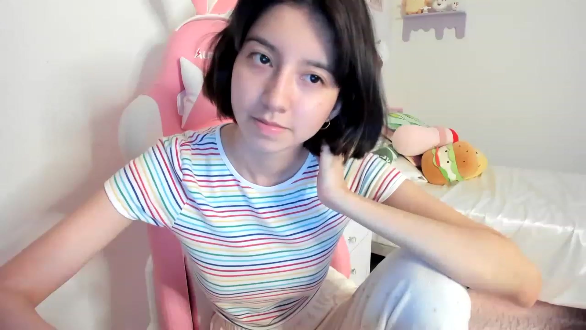 Gallery image thumbnail from Cherrycute666's myfreecams stream on, 07/19/2023, 07:37 image 14 of 20