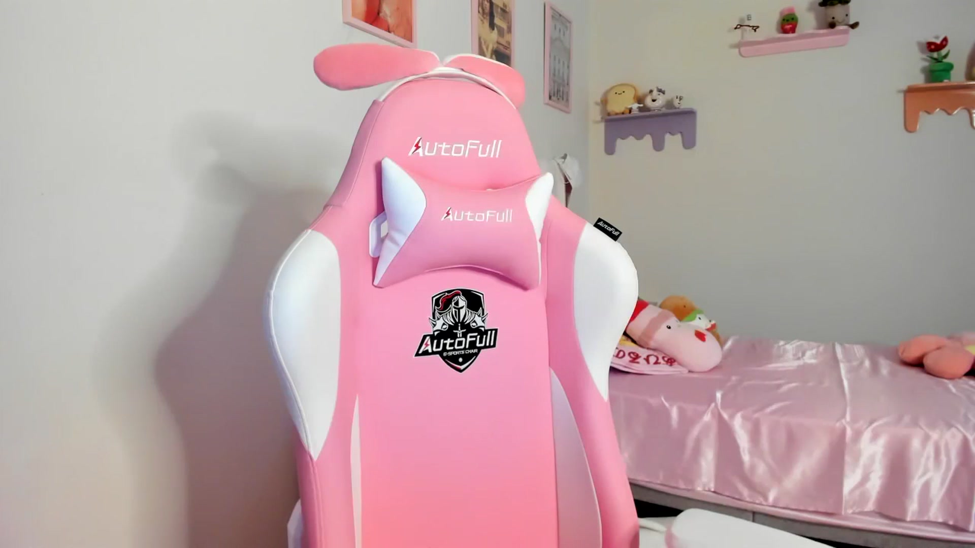 Gallery image thumbnail from Cherrycute666's myfreecams stream on, 07/20/2023, 05:00 image 14 of 20