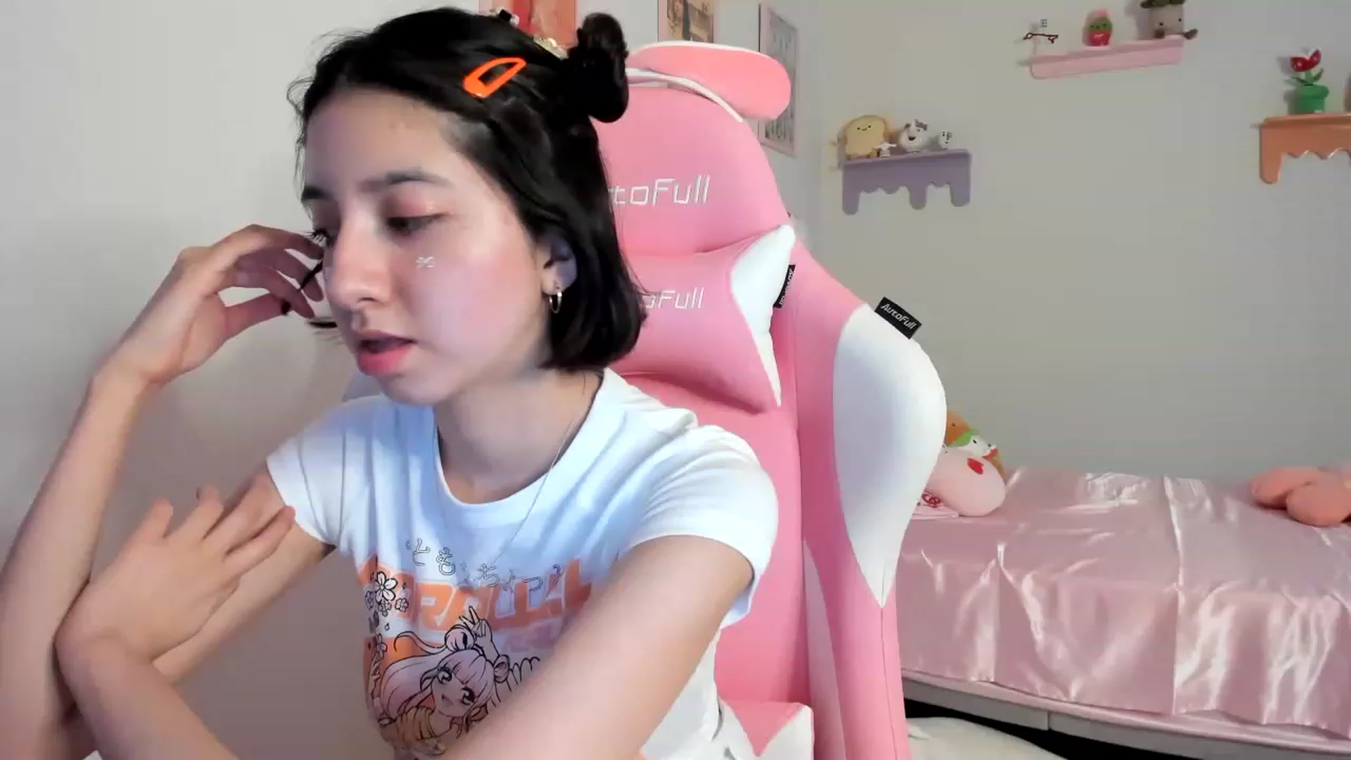 Gallery image thumbnail from Cherrycute666's myfreecams stream on, 07/20/2023, 06:51 image 2 of 20