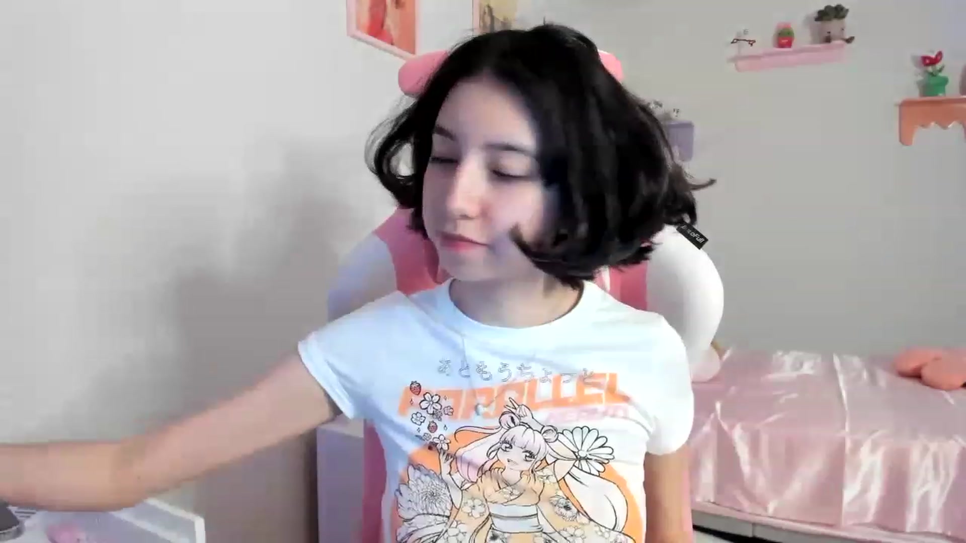 Gallery image thumbnail from Cherrycute666's myfreecams stream on, 07/20/2023, 06:51 image 18 of 20