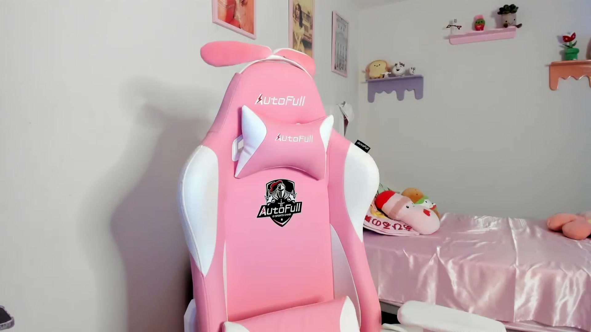 Gallery image thumbnail from Cherrycute666's myfreecams stream on, 07/20/2023, 06:51 image 19 of 20