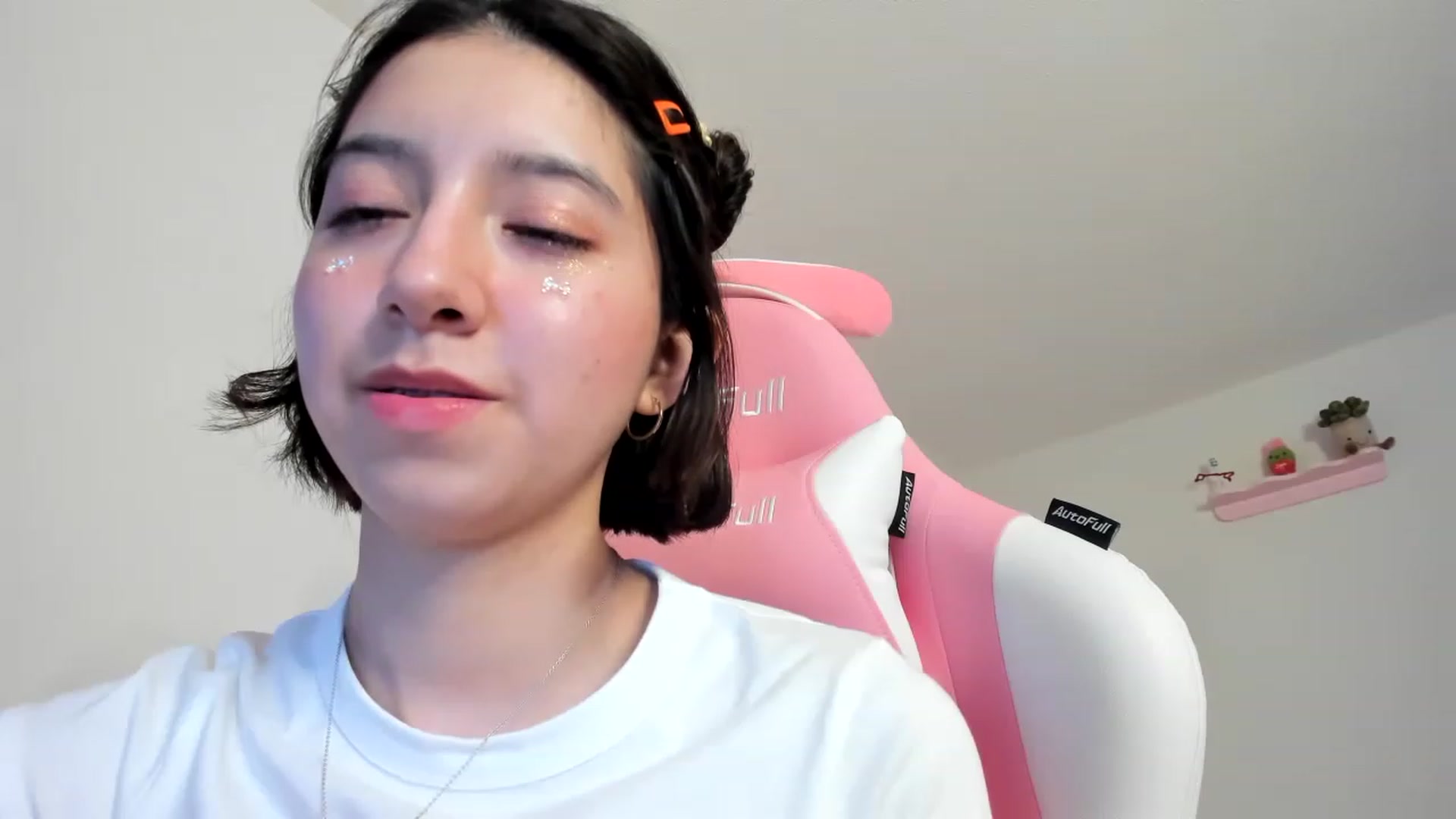 Gallery image thumbnail from Cherrycute666's myfreecams stream on, 07/20/2023, 06:51 image 12 of 20