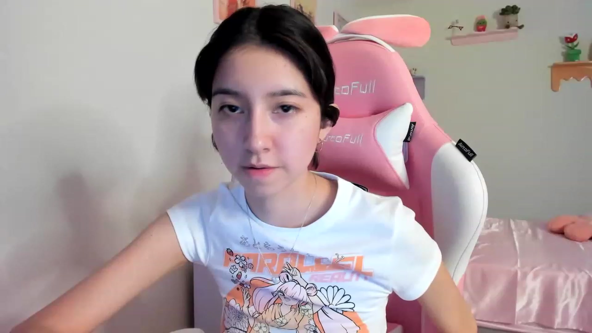 Gallery image thumbnail from Cherrycute666's myfreecams stream on, 07/20/2023, 07:22 image 9 of 20