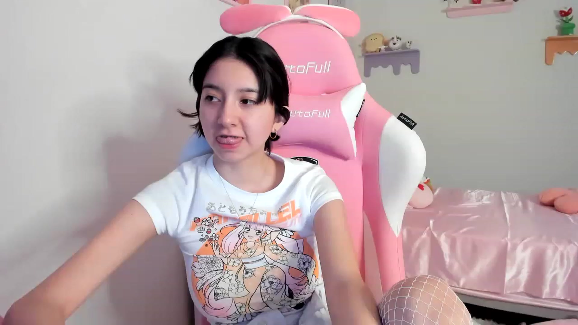Gallery image thumbnail from Cherrycute666's myfreecams stream on, 07/20/2023, 07:22 image 16 of 20