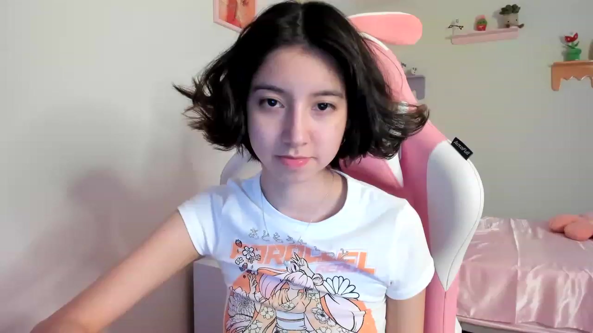 Gallery image thumbnail from Cherrycute666's myfreecams stream on, 07/20/2023, 07:22 image 4 of 20