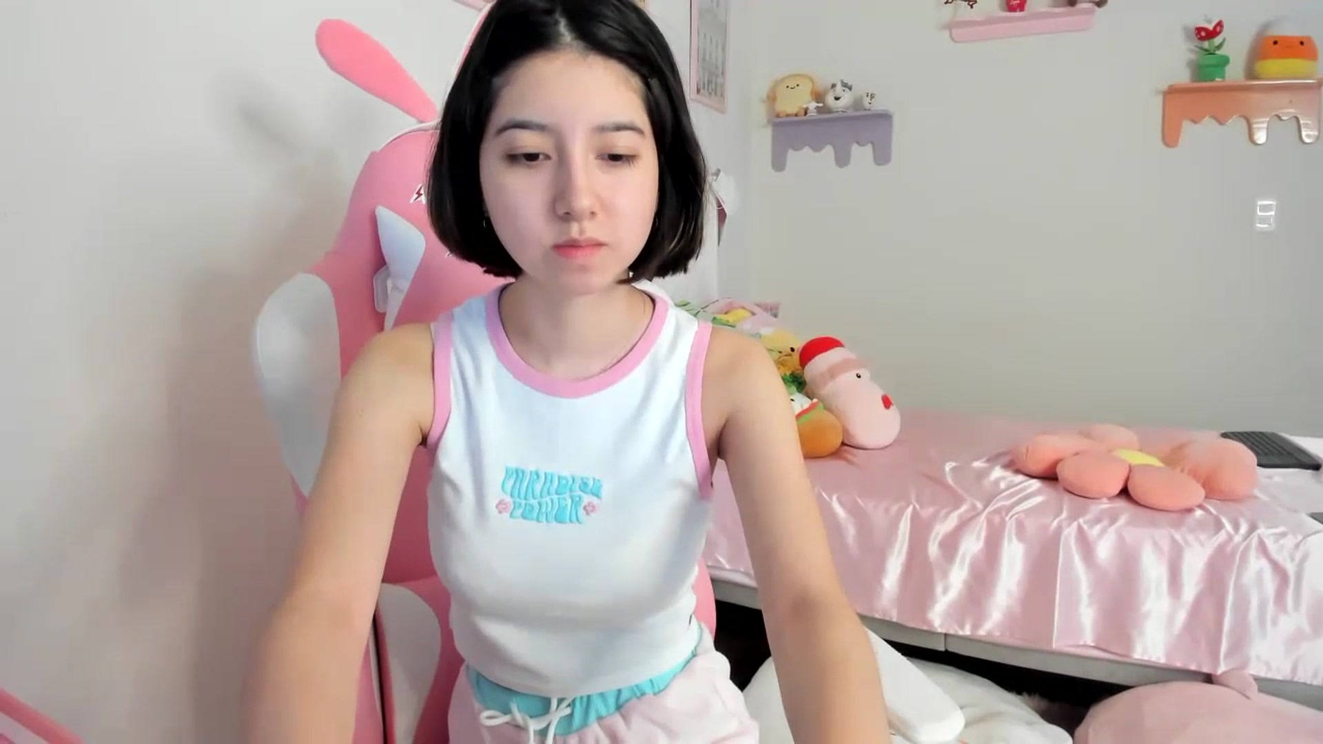 Gallery image thumbnail from Cherrycute666's myfreecams stream on, 07/20/2023, 20:48 image 12 of 20