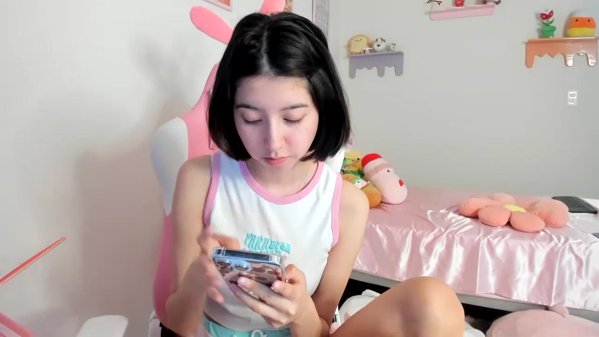 Gallery image thumbnail from Cherrycute666's myfreecams stream on, 07/20/2023, 20:48 image 15 of 20