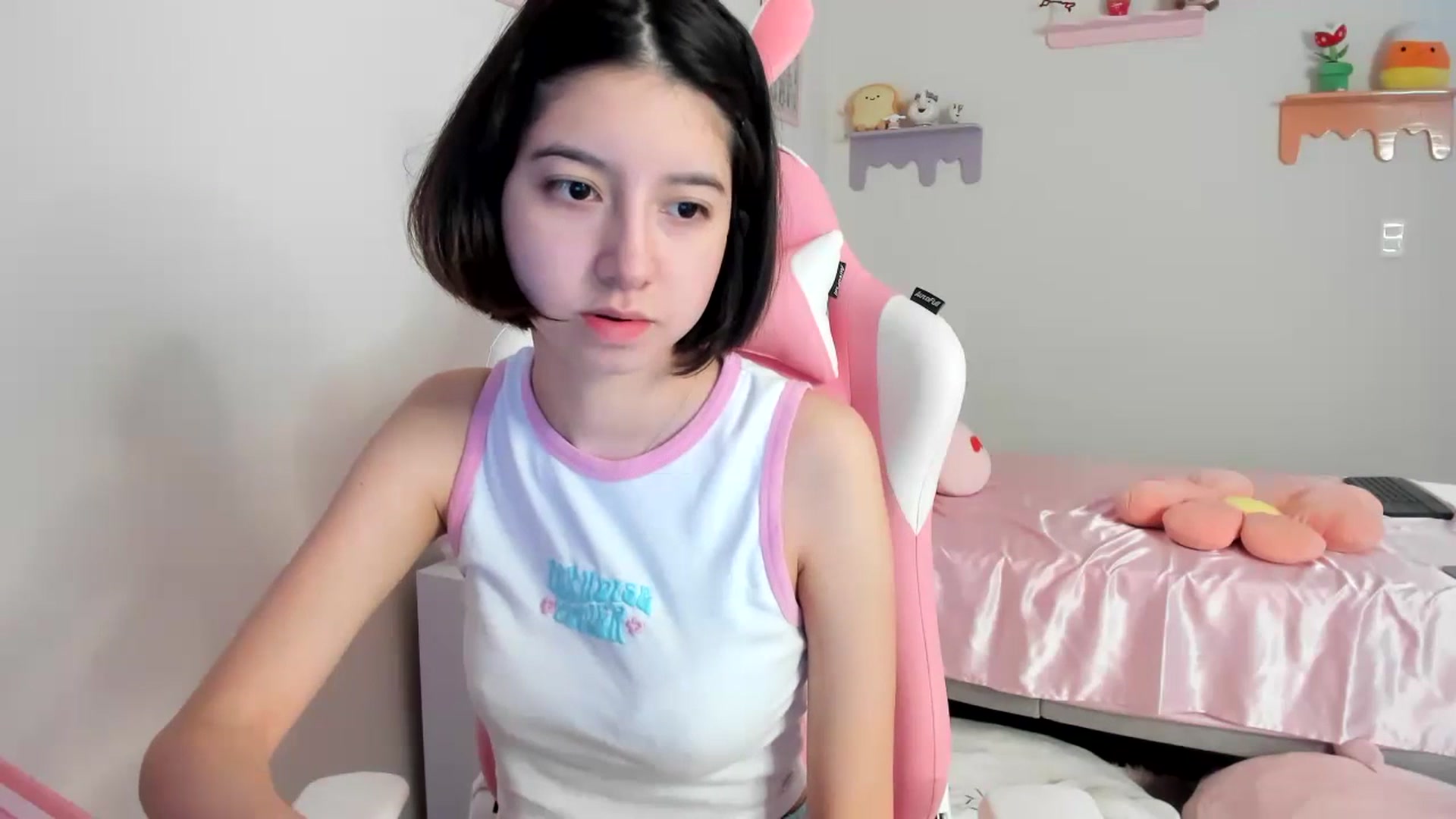 Gallery image thumbnail from Cherrycute666's myfreecams stream on, 07/20/2023, 20:48 image 6 of 20