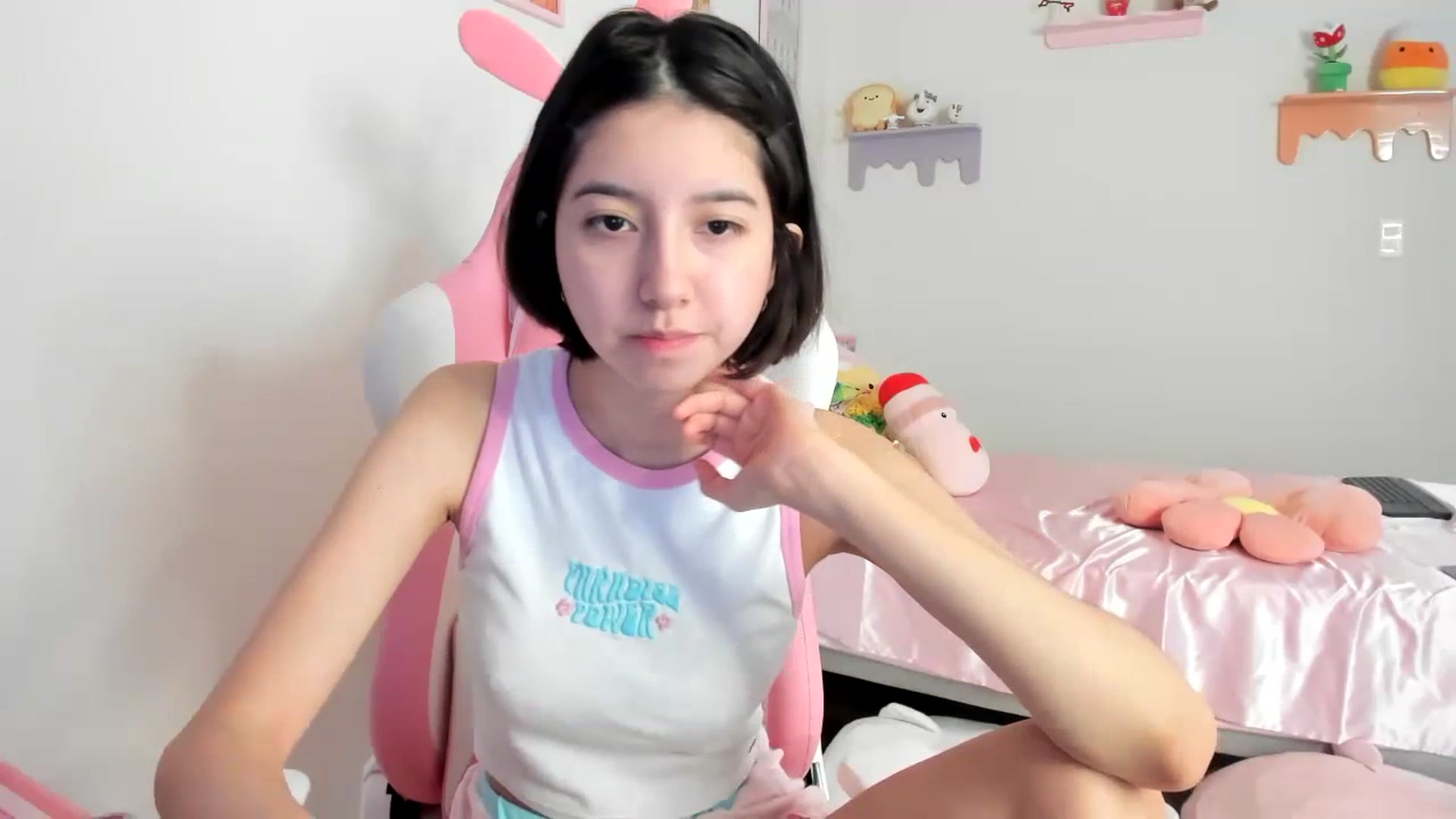 Gallery image thumbnail from Cherrycute666's myfreecams stream on, 07/20/2023, 20:48 image 16 of 20