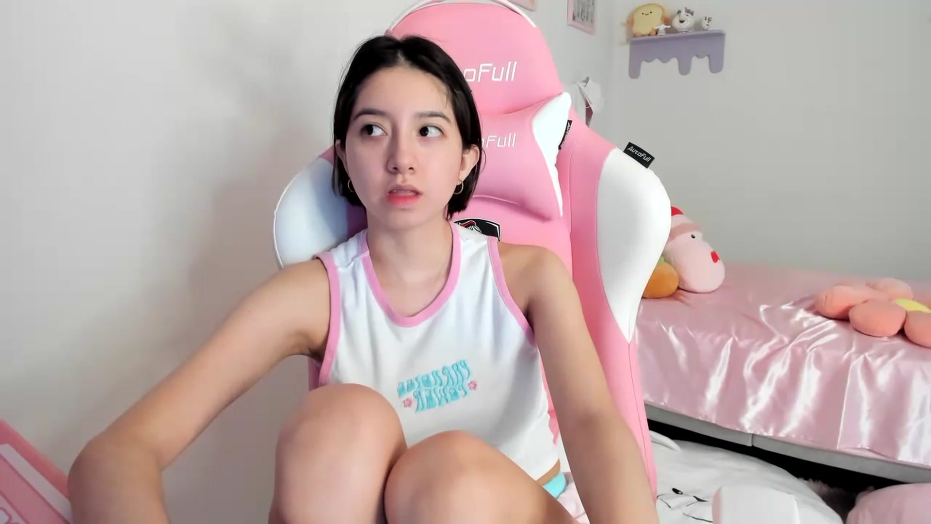Gallery image thumbnail from Cherrycute666's myfreecams stream on, 07/20/2023, 23:00 image 6 of 20