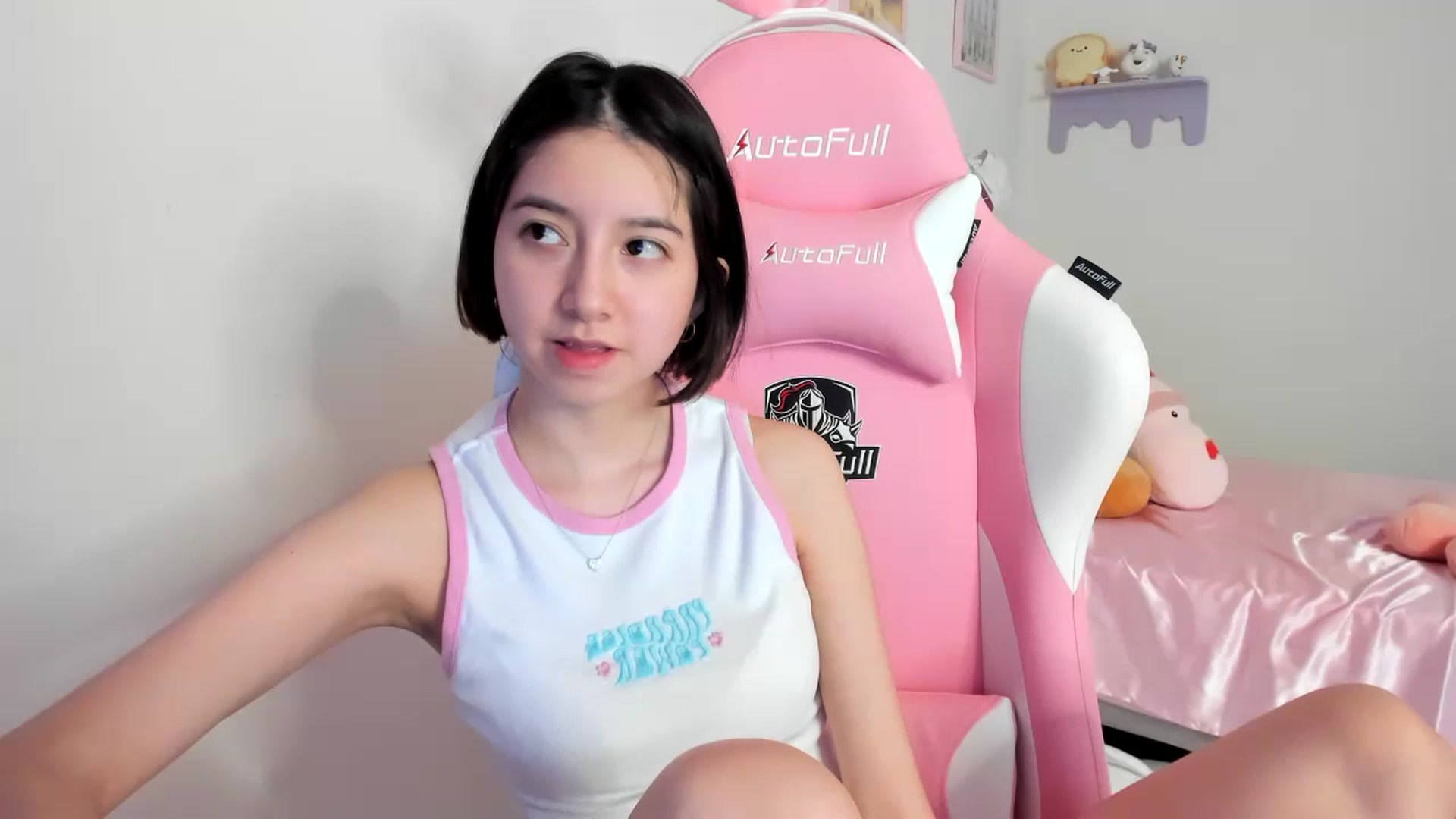 Gallery image thumbnail from Cherrycute666's myfreecams stream on, 07/20/2023, 23:00 image 16 of 20