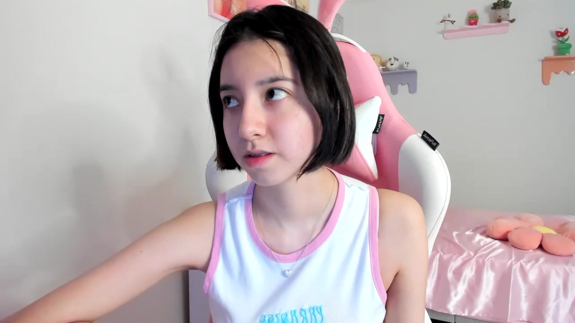 Gallery image thumbnail from Cherrycute666's myfreecams stream on, 07/20/2023, 23:00 image 15 of 20