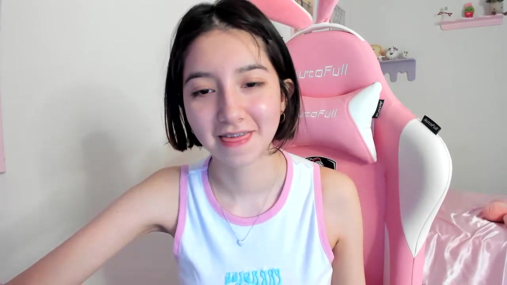 Gallery image thumbnail from Cherrycute666's myfreecams stream on, 07/20/2023, 23:00 image 17 of 20