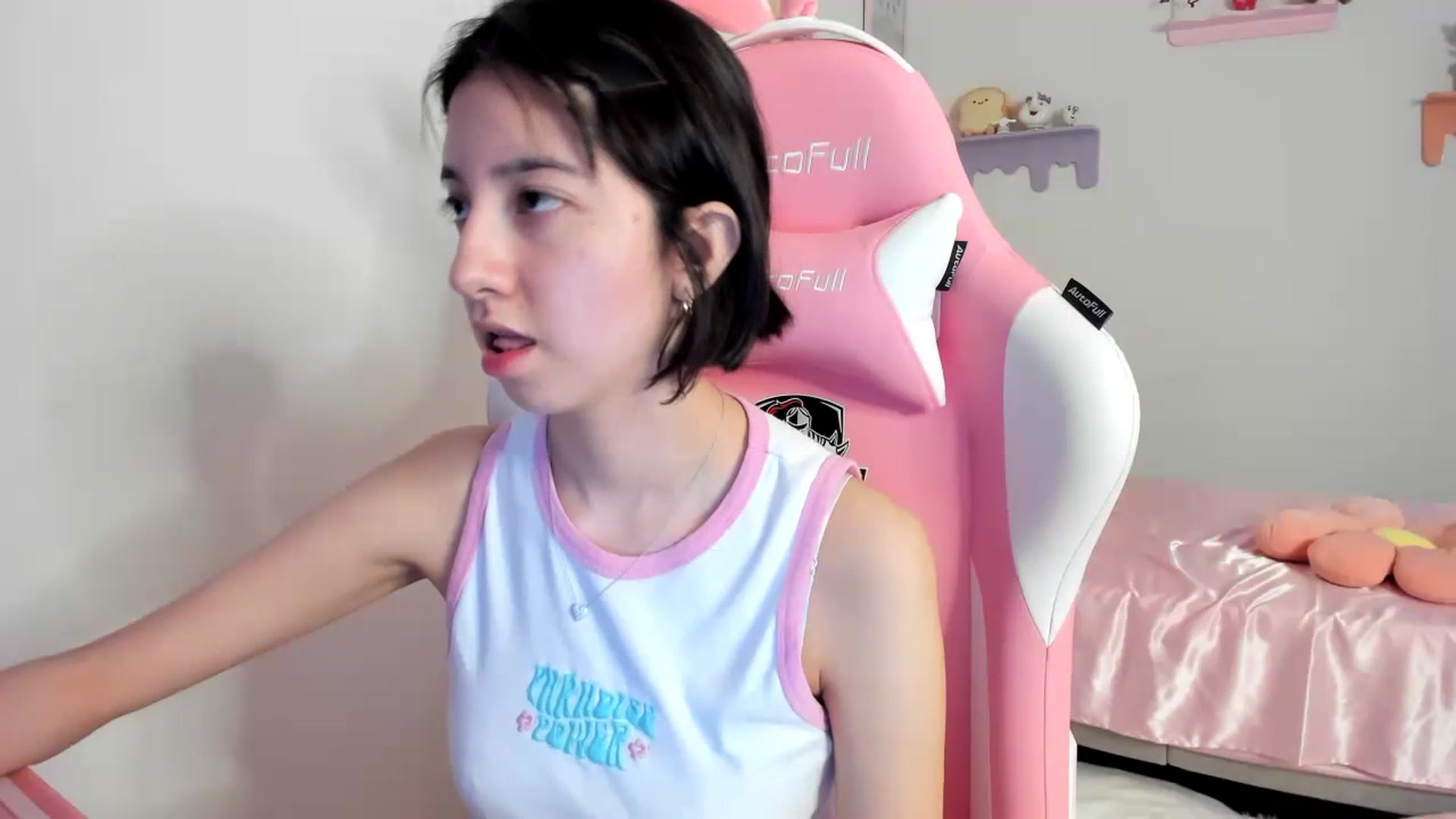 Gallery image thumbnail from Cherrycute666's myfreecams stream on, 07/21/2023, 24:06 image 13 of 20