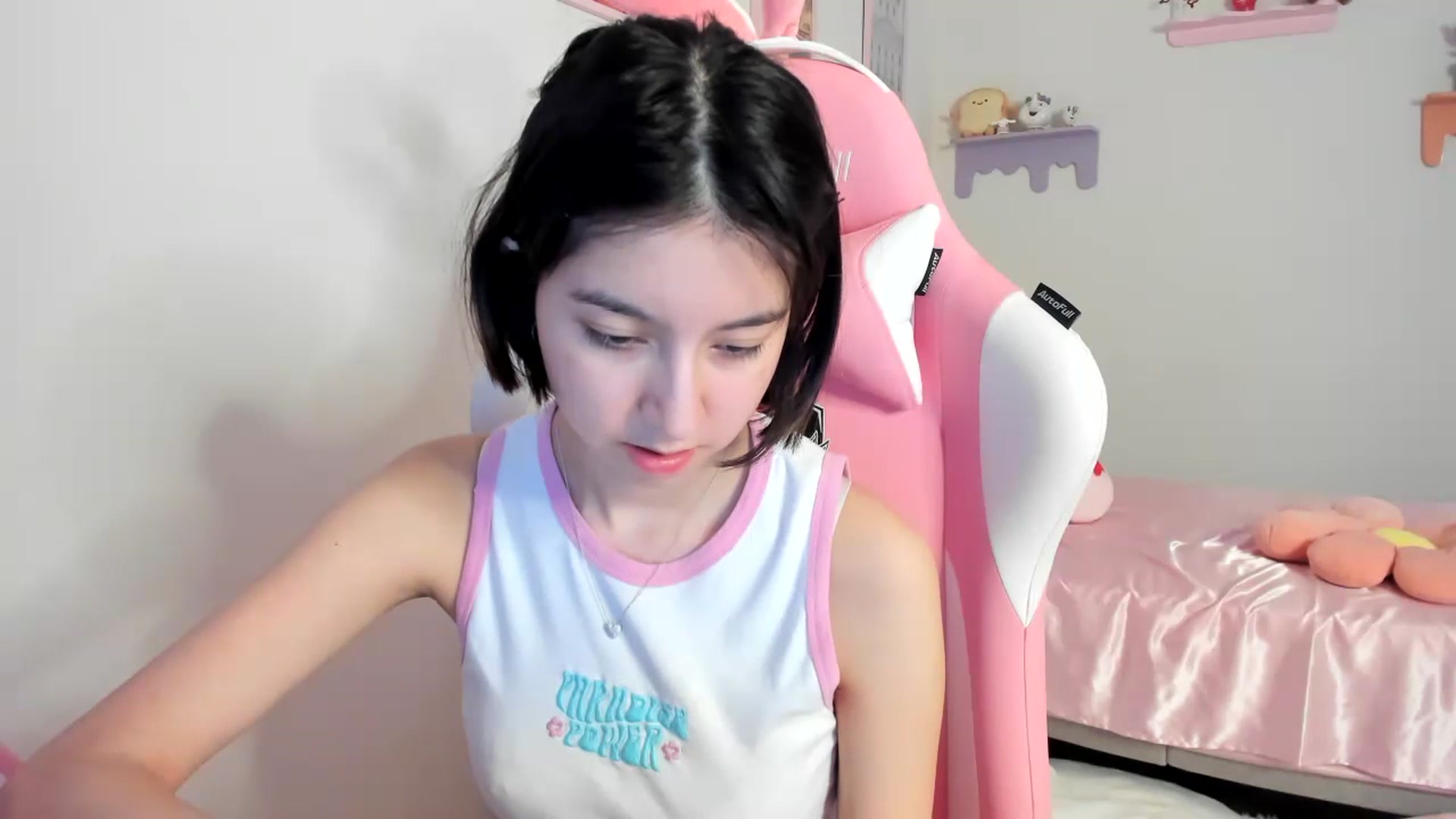Gallery image thumbnail from Cherrycute666's myfreecams stream on, 07/21/2023, 24:06 image 10 of 20