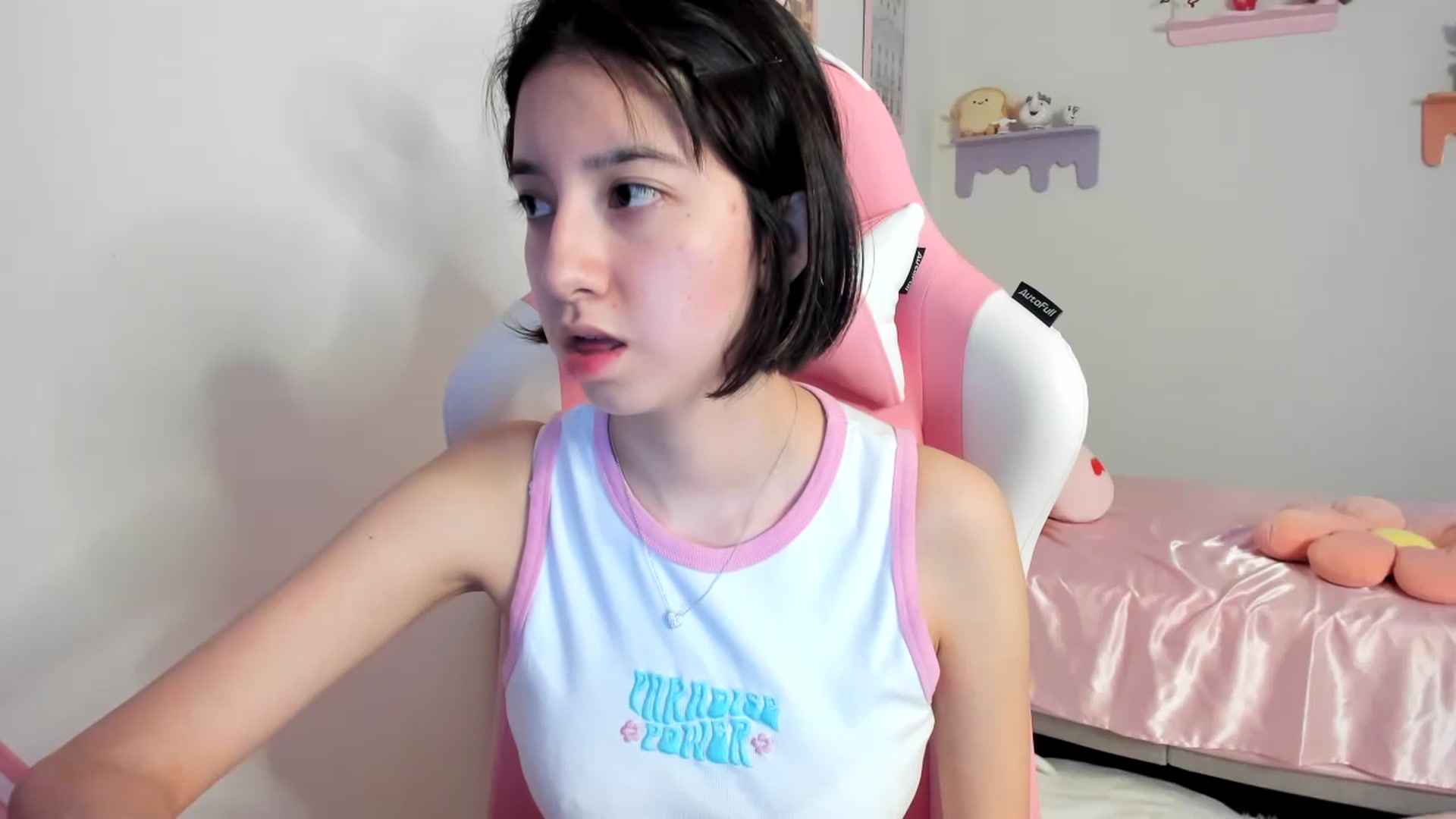 Gallery image thumbnail from Cherrycute666's myfreecams stream on, 07/21/2023, 24:06 image 9 of 20