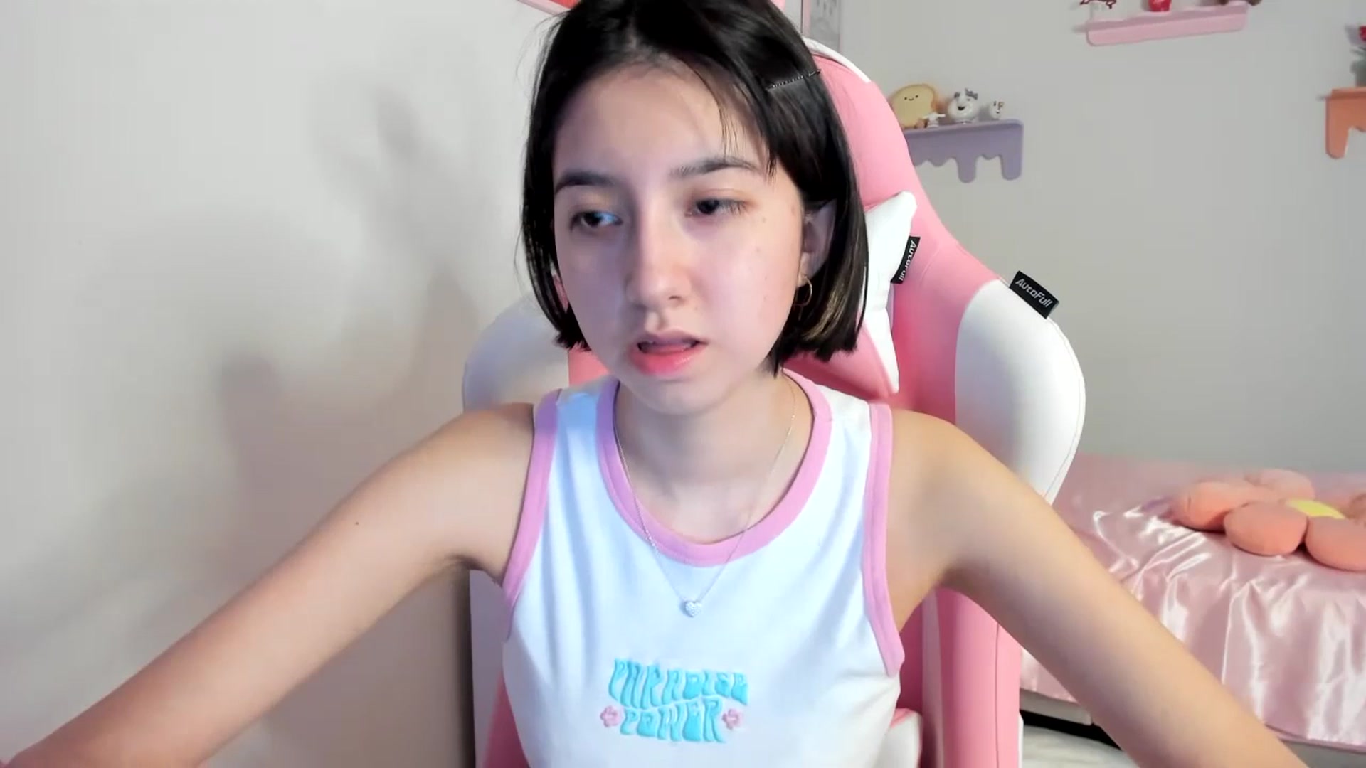 Gallery image thumbnail from Cherrycute666's myfreecams stream on, 07/21/2023, 24:06 image 18 of 20