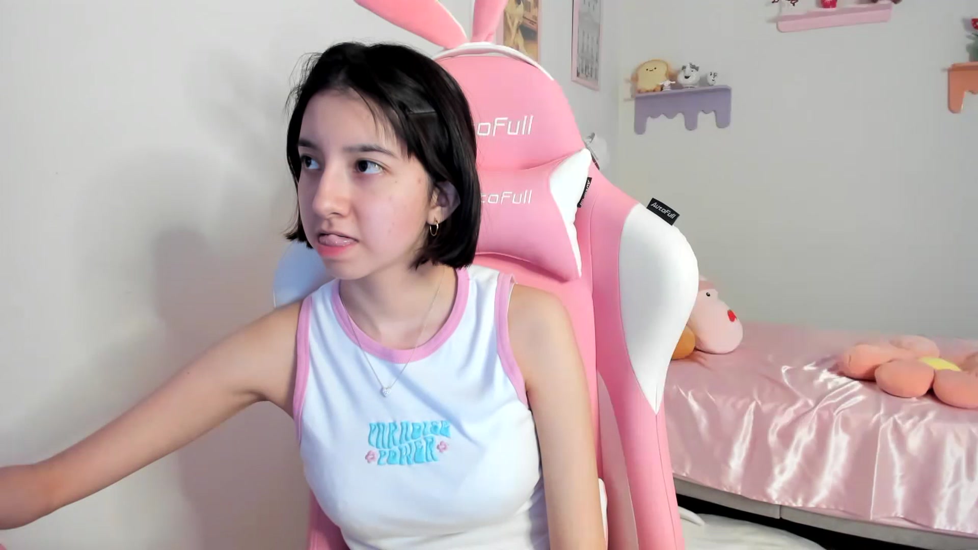 Gallery image thumbnail from Cherrycute666's myfreecams stream on, 07/21/2023, 01:05 image 1 of 20