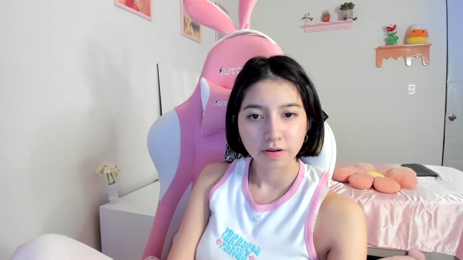Gallery image thumbnail from Cherrycute666's myfreecams stream on, 07/21/2023, 01:05 image 14 of 20