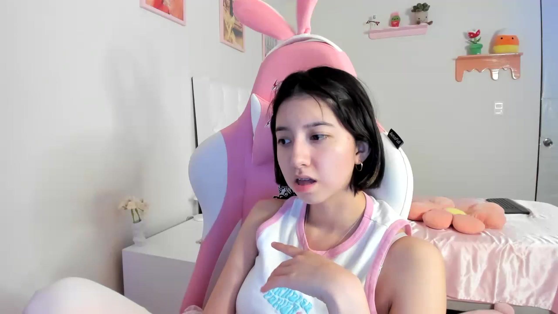Gallery image thumbnail from Cherrycute666's myfreecams stream on, 07/21/2023, 01:05 image 13 of 20