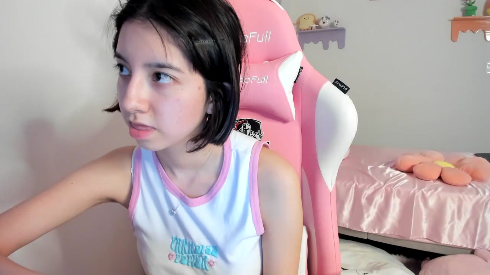 Gallery image thumbnail from Cherrycute666's myfreecams stream on, 07/21/2023, 01:05 image 19 of 20