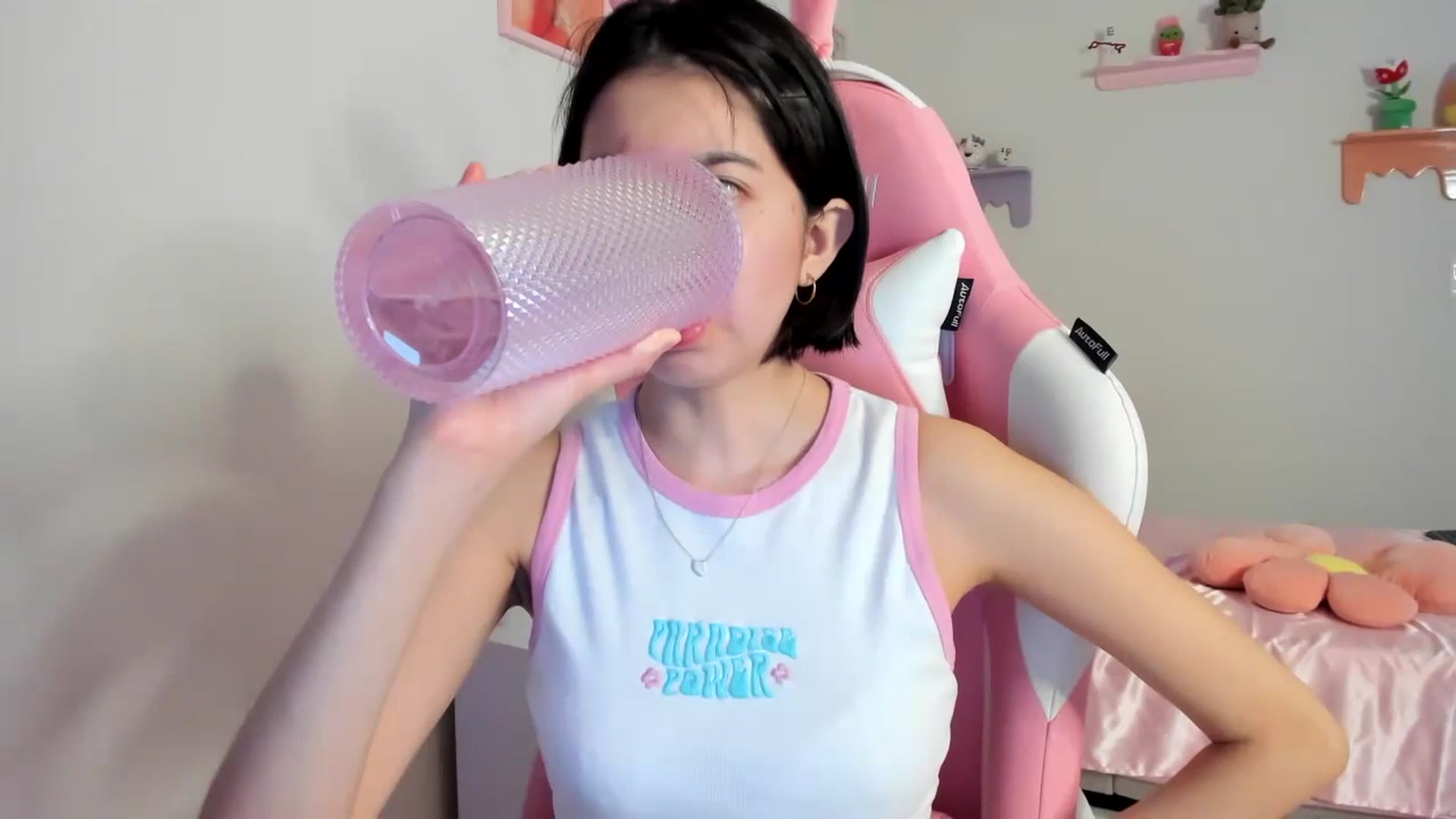 Gallery image thumbnail from Cherrycute666's myfreecams stream on, 07/21/2023, 01:05 image 9 of 20