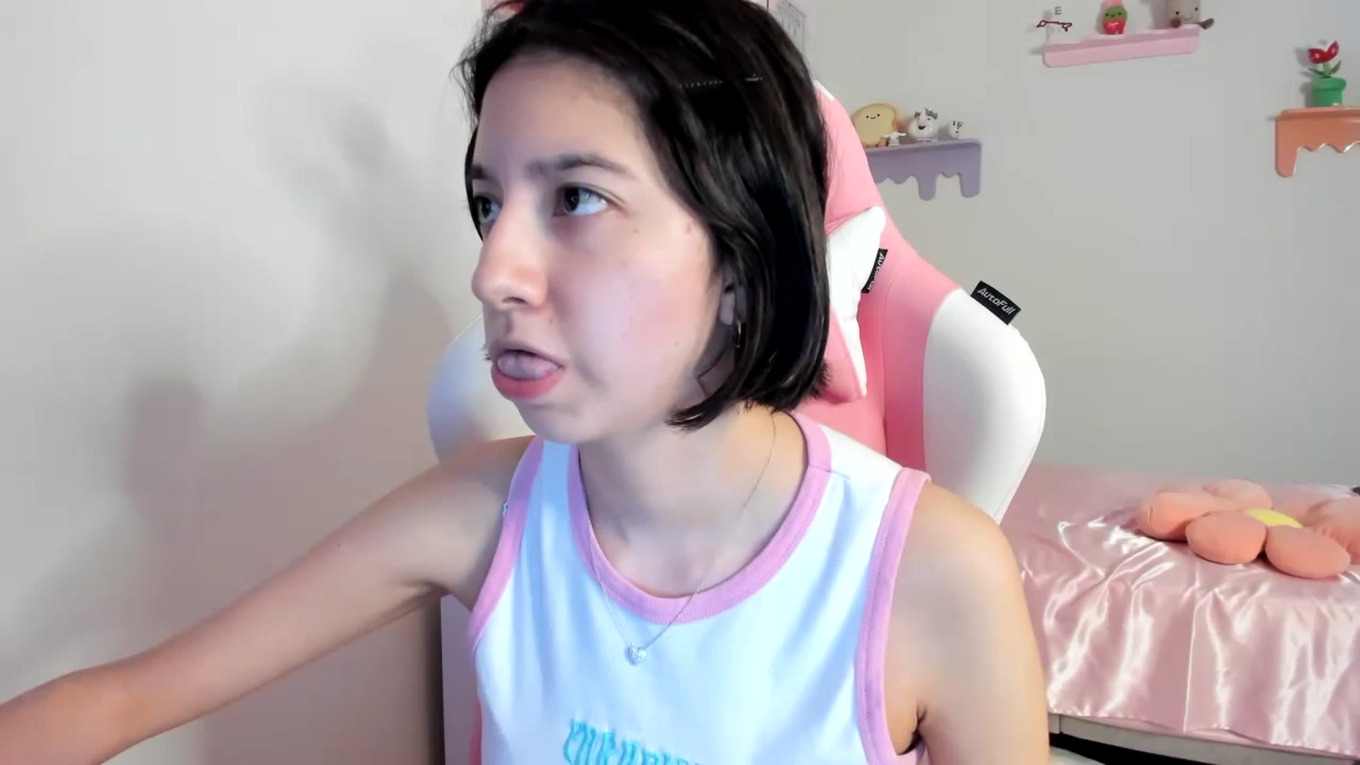 Gallery image thumbnail from Cherrycute666's myfreecams stream on, 07/21/2023, 02:01 image 6 of 20