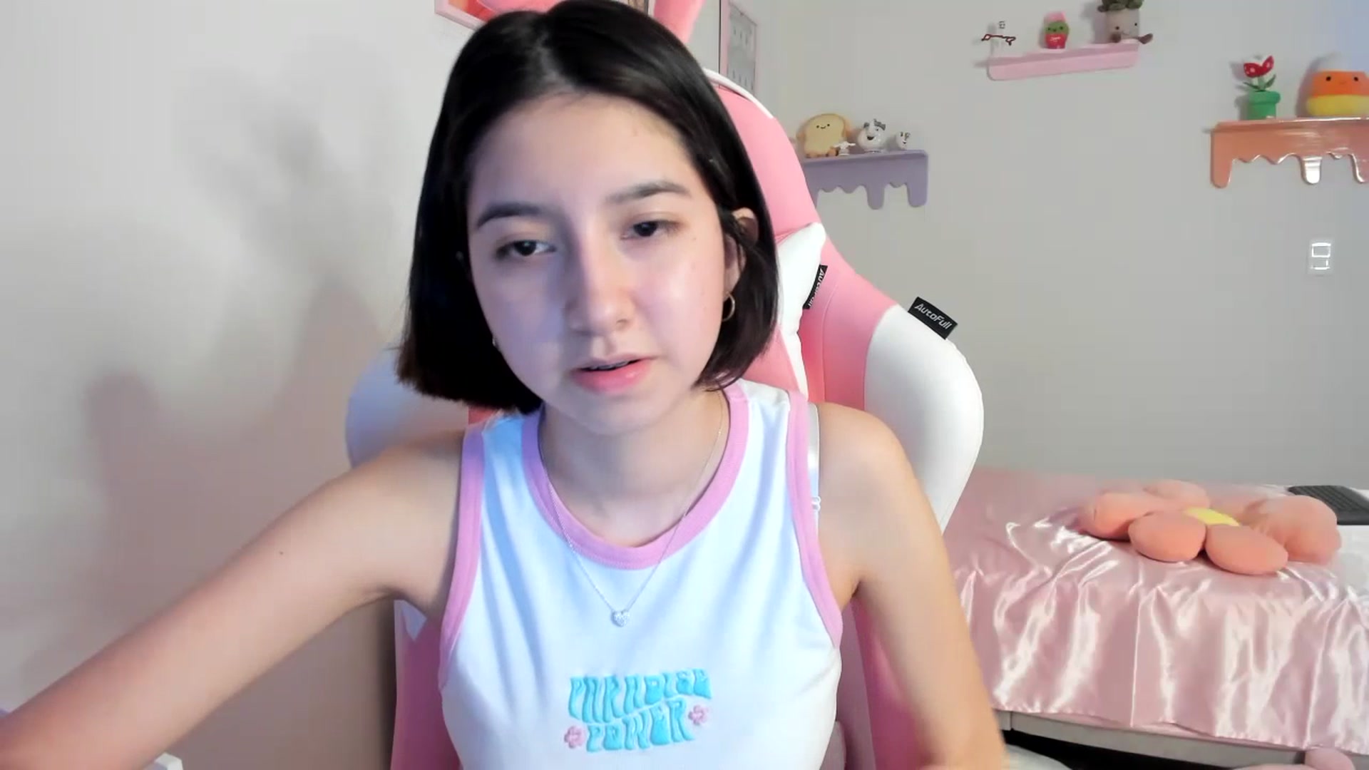 Gallery image thumbnail from Cherrycute666's myfreecams stream on, 07/21/2023, 02:01 image 10 of 20