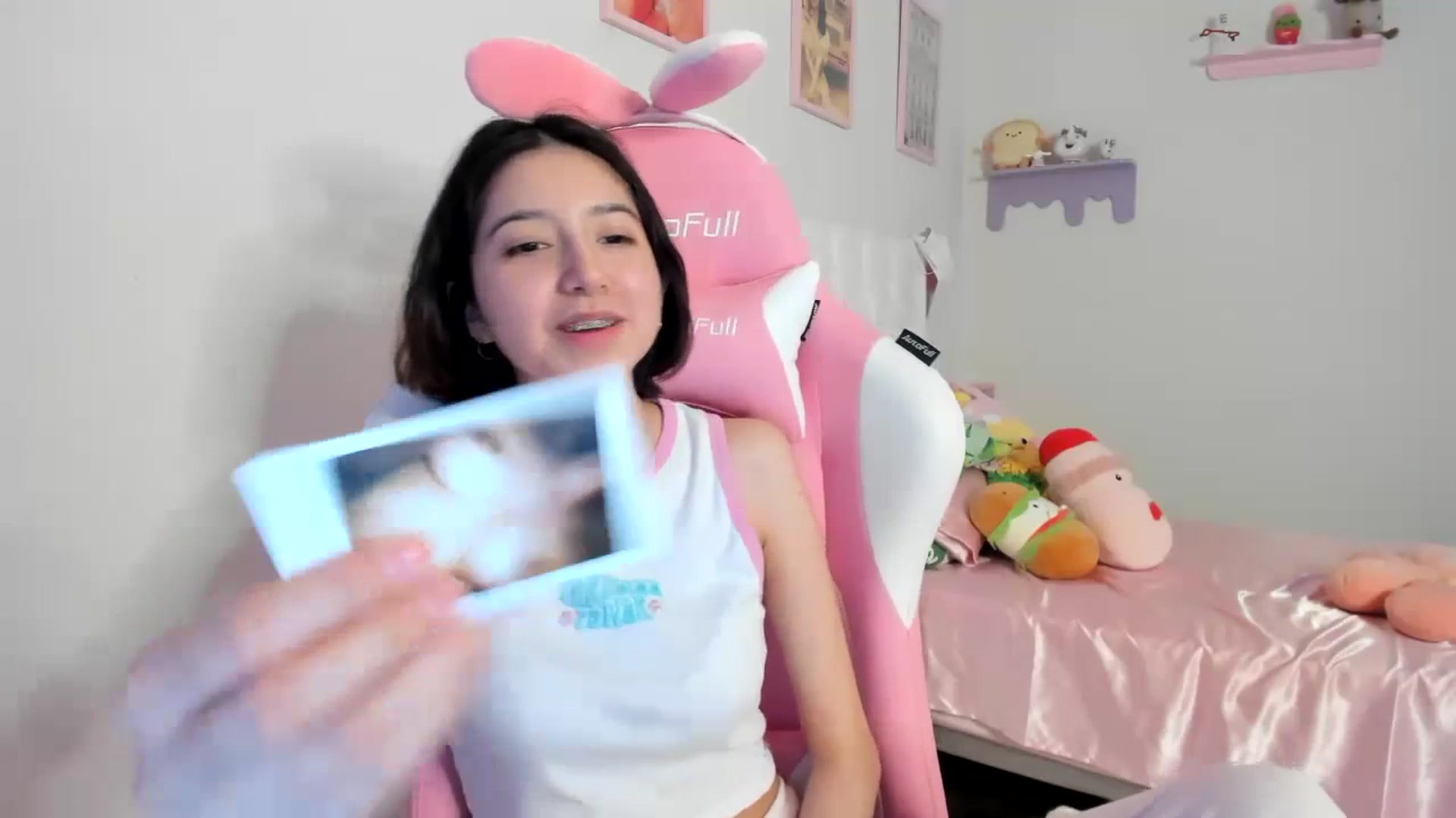 Gallery image thumbnail from Cherrycute666's myfreecams stream on, 07/21/2023, 03:30 image 13 of 20